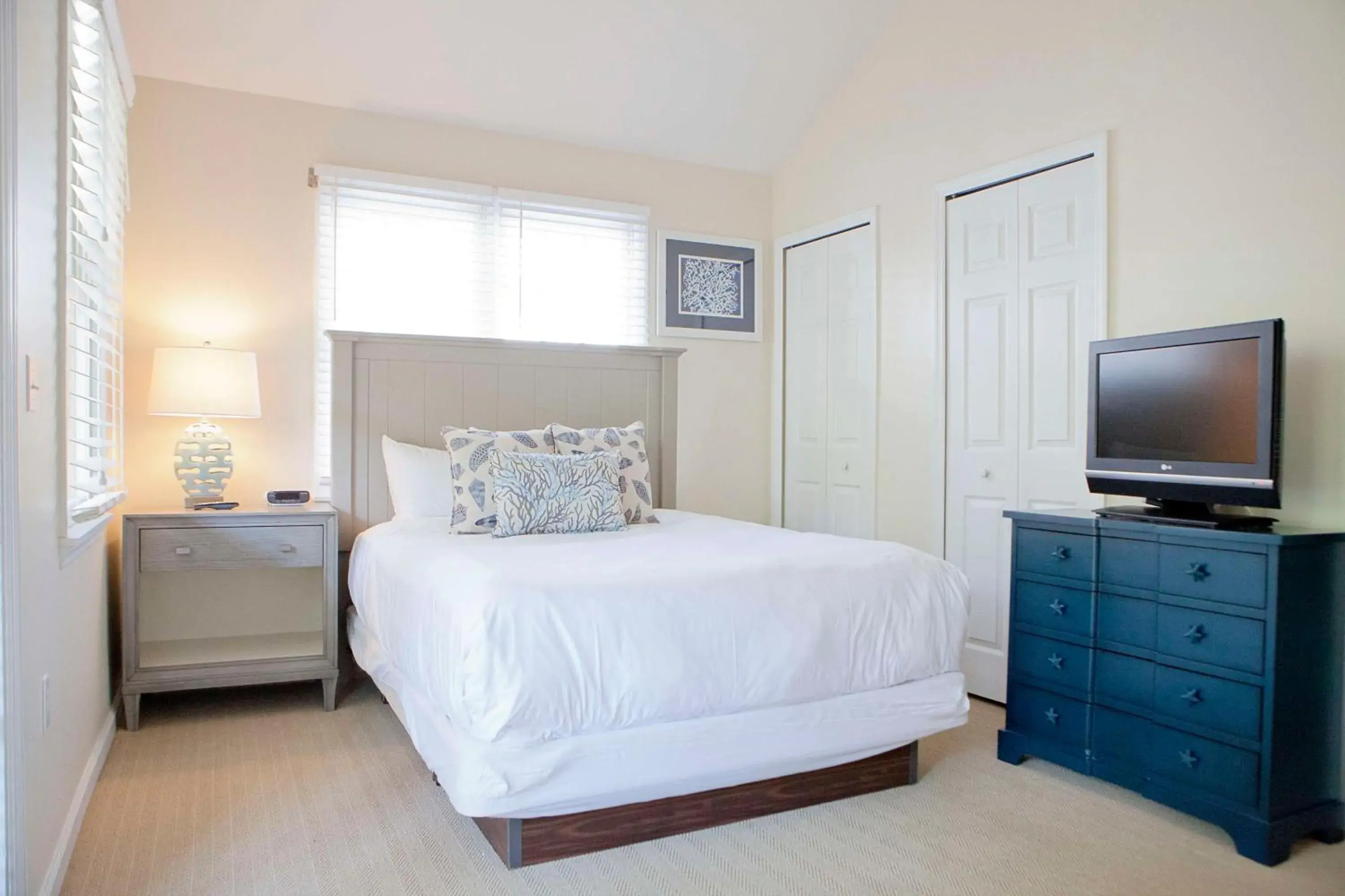 Photo of the whole room, Bed in Hawks Cay Resort Photo of the whole room, Bed in Hawks Cay Resort