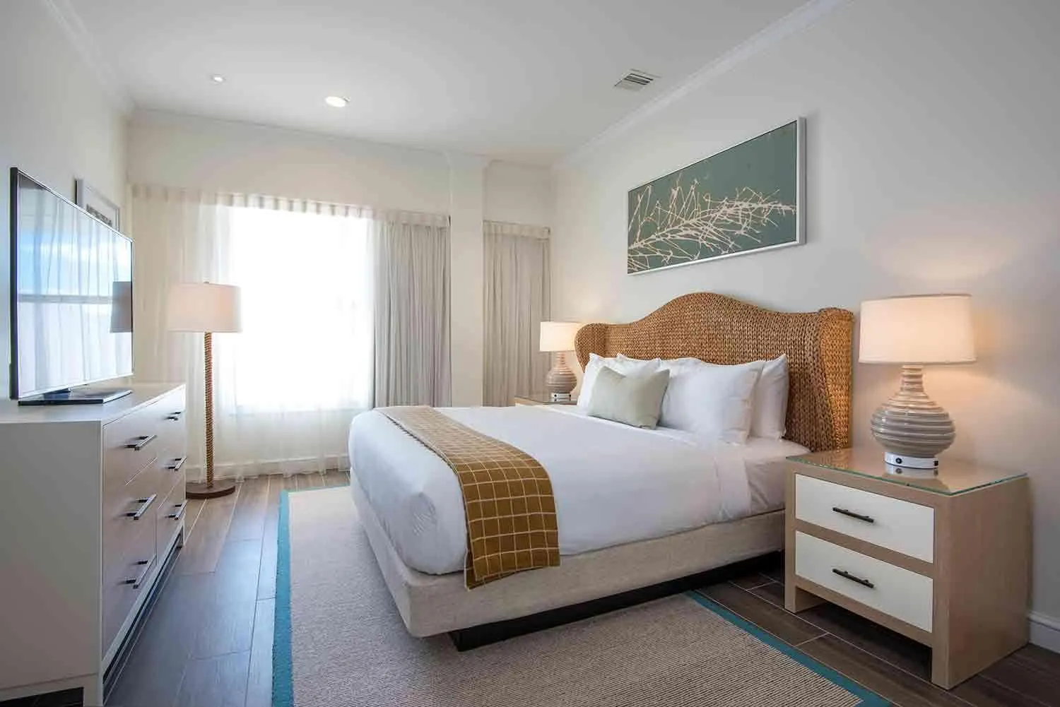 Photo of the whole room, Bed in Hawks Cay Resort