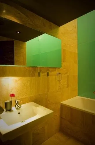 Bathroom in Ivana Hotel