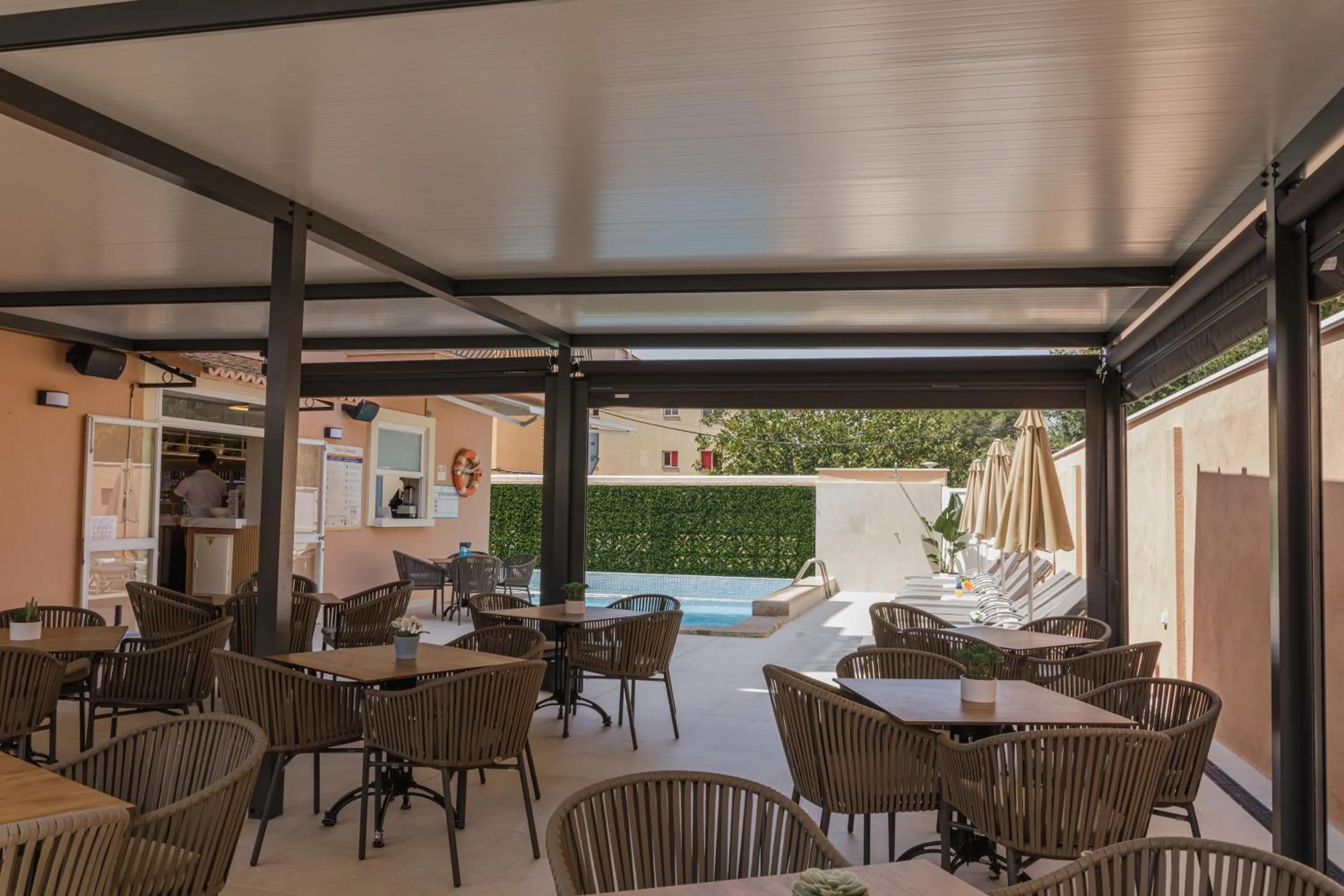 Swimming pool in Hotel Gabarda