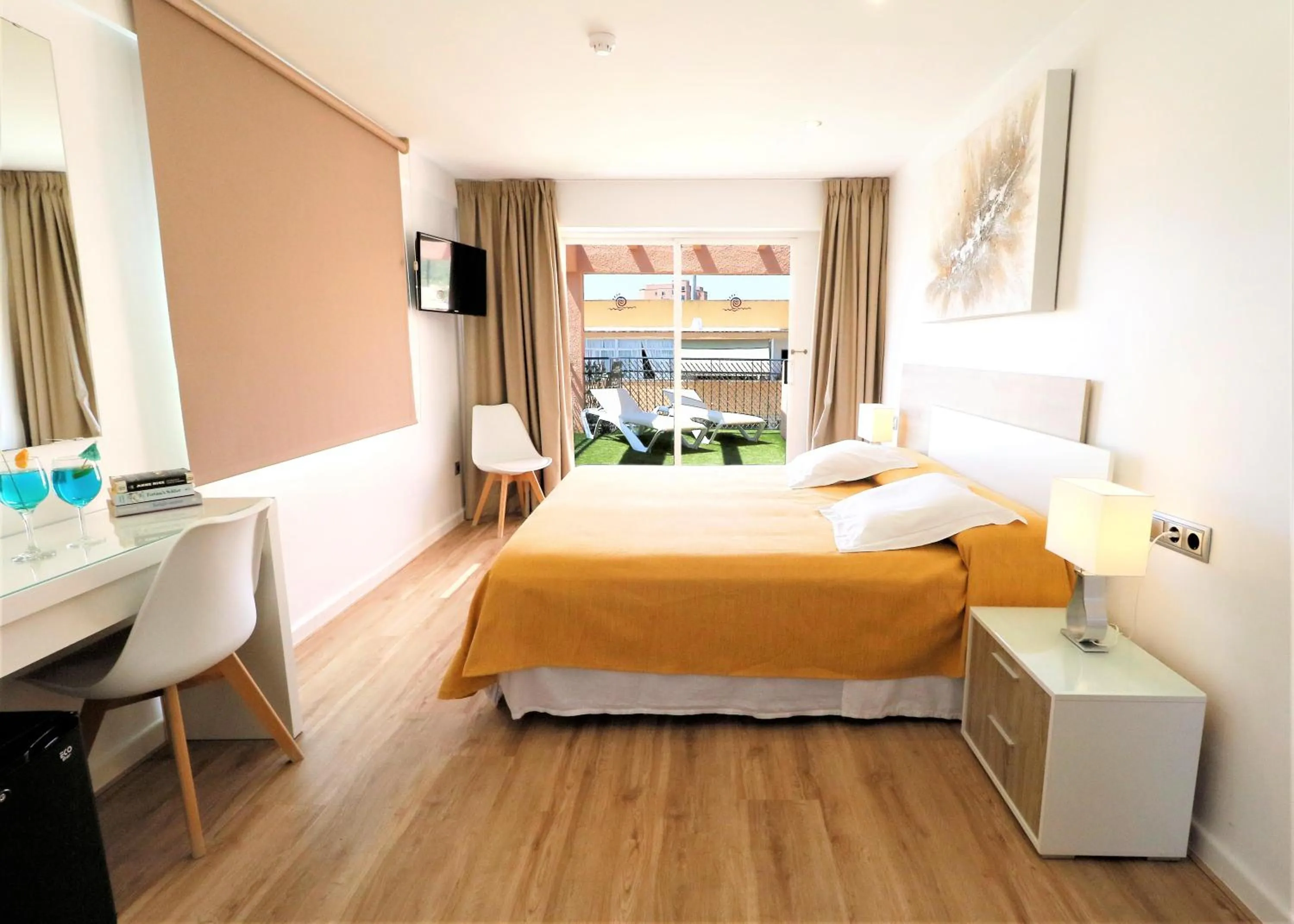 Photo of the whole room, Bed in Hotel Gabarda