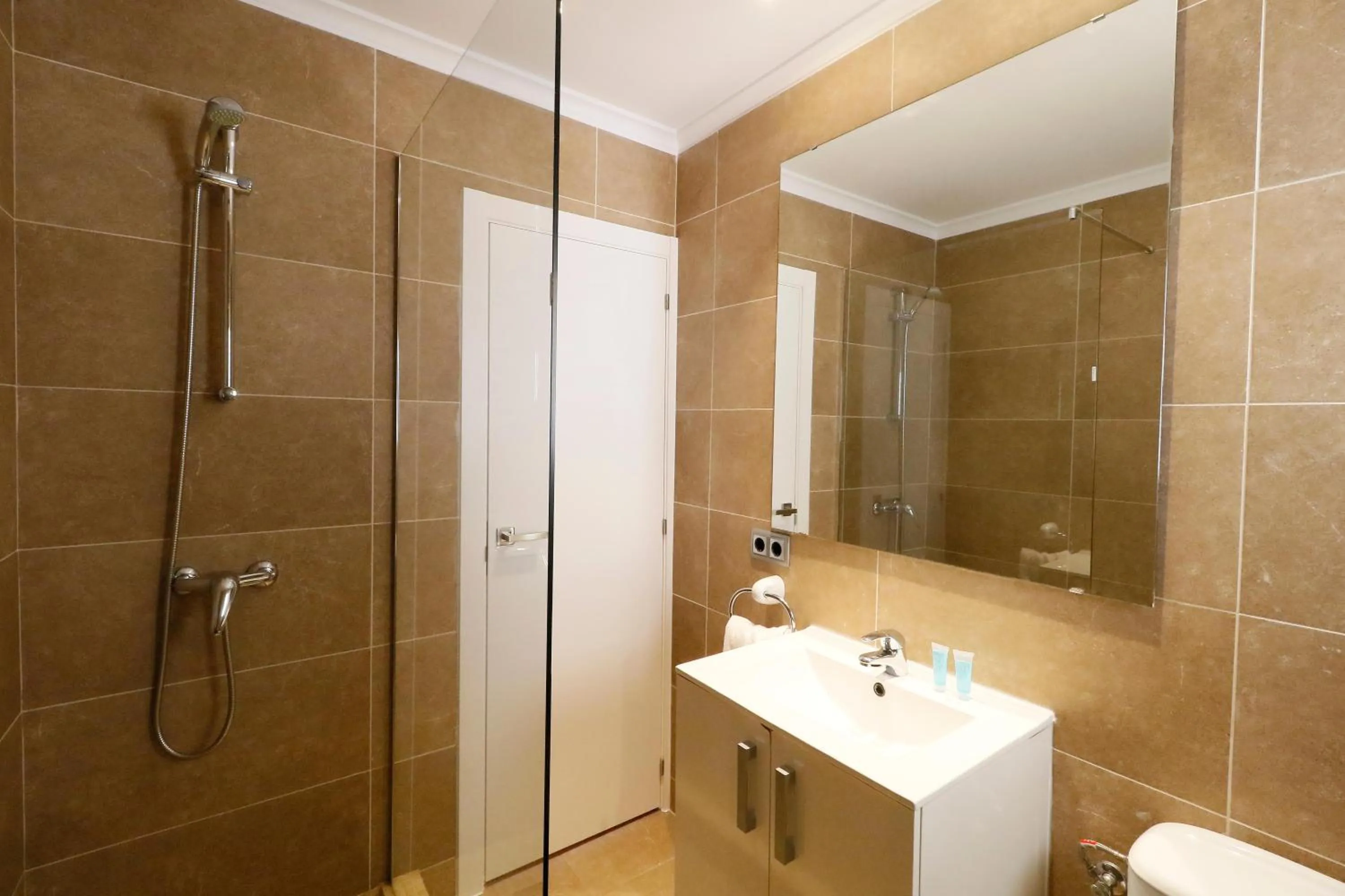 Shower in Hotel Gabarda