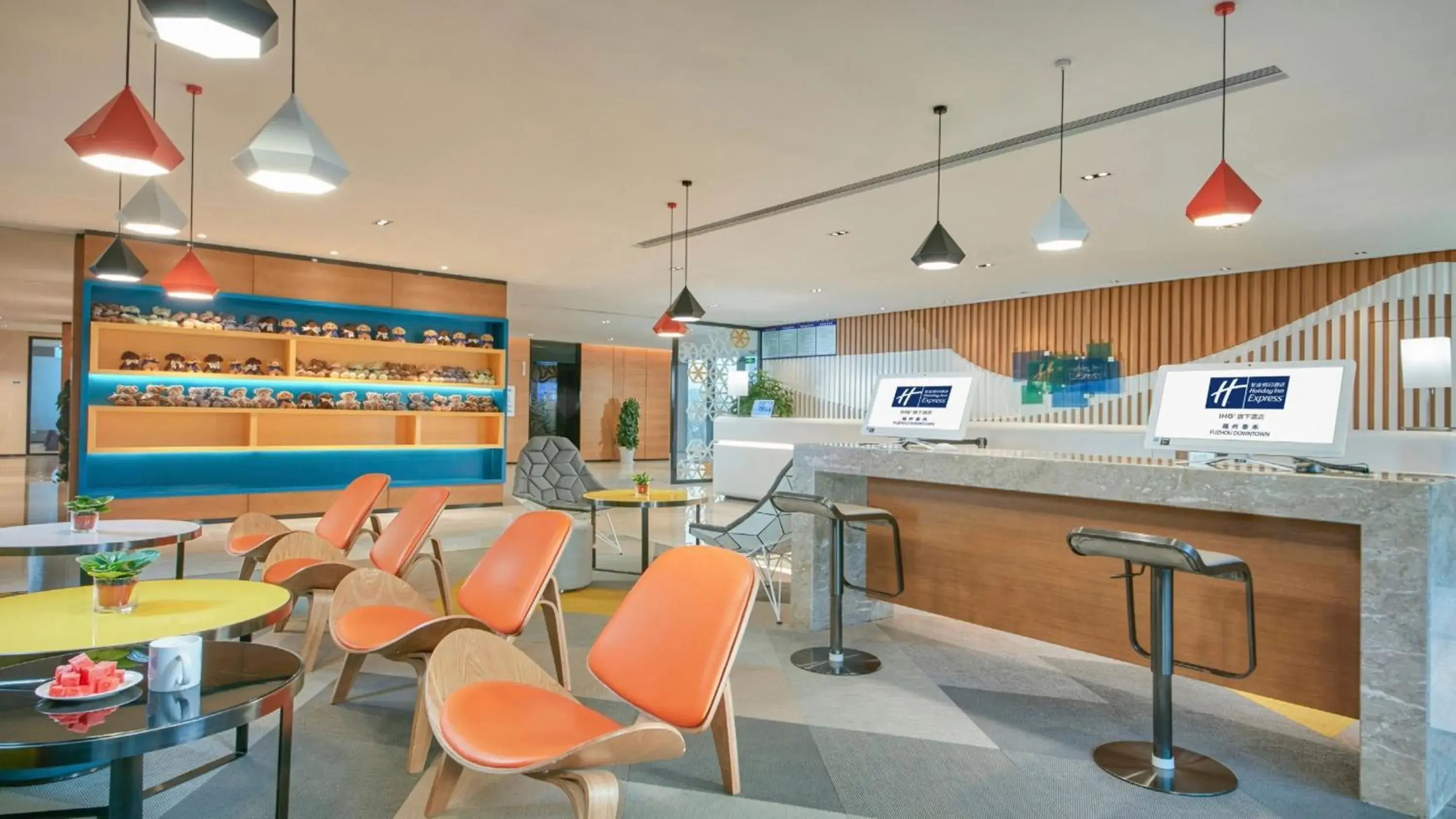 Property building in Holiday Inn Express Fuzhou Downtown by IHG Property building in Holiday Inn Express Fuzhou Downtown by IHG