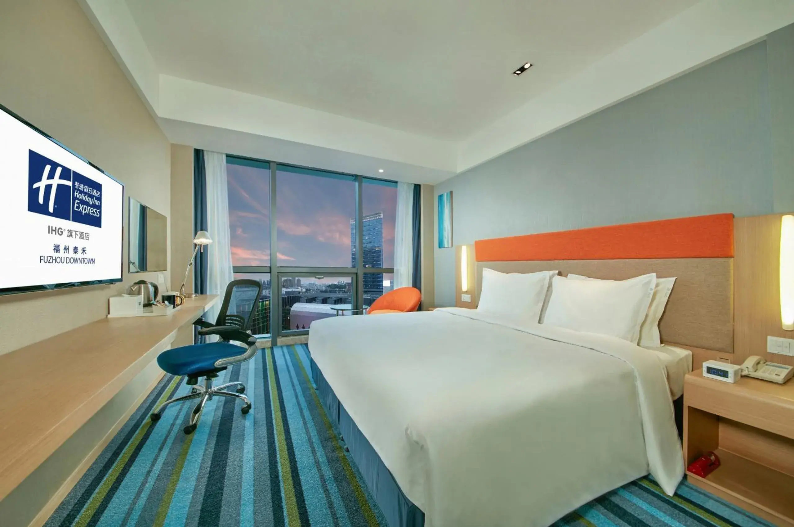 Photo of the whole room, Bed in Holiday Inn Express Fuzhou Downtown by IHG Photo of the whole room, Bed in Holiday Inn Express Fuzhou Downtown by IHG