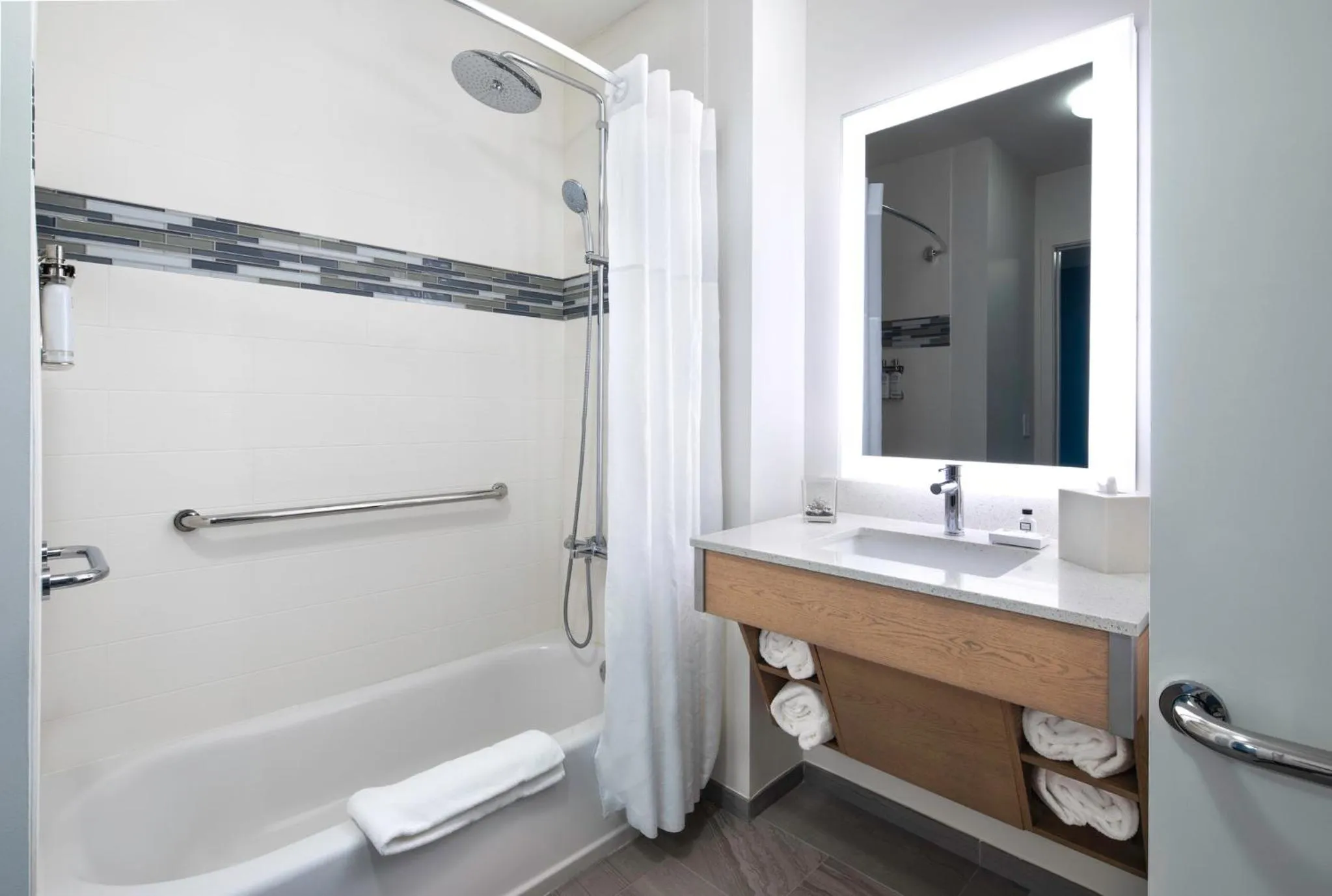 Bathroom in EVEN Hotel Miami - Airport by IHG