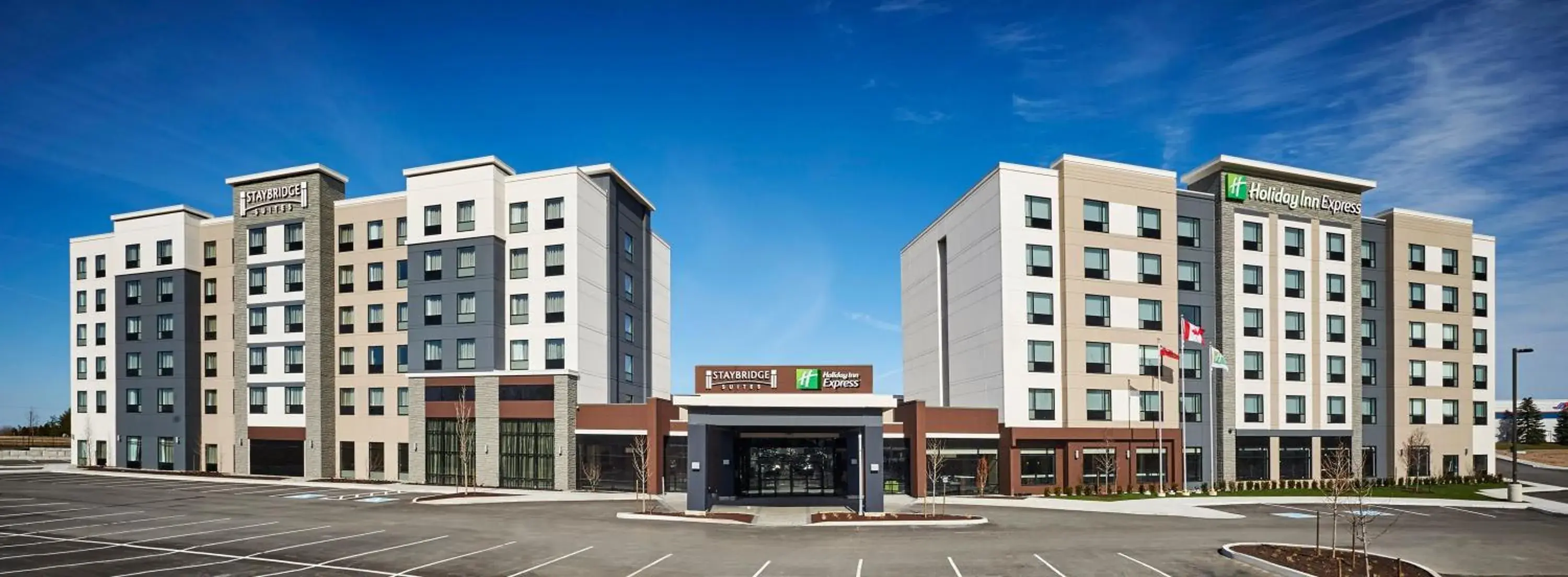 Property building in Holiday Inn Express Niagara-On-The-Lake by IHG Property building in Holiday Inn Express Niagara-On-The-Lake by IHG