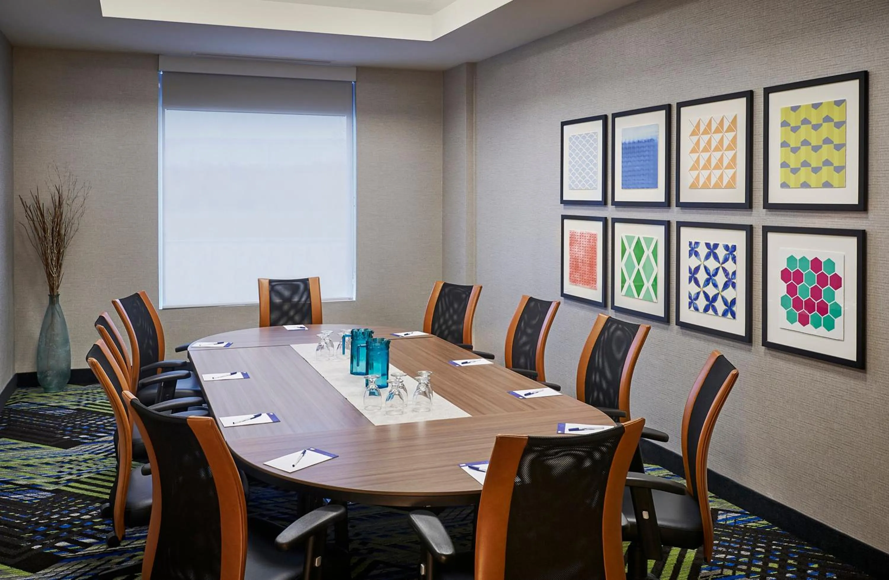 Meeting/conference room in Holiday Inn Express Niagara-On-The-Lake by IHG