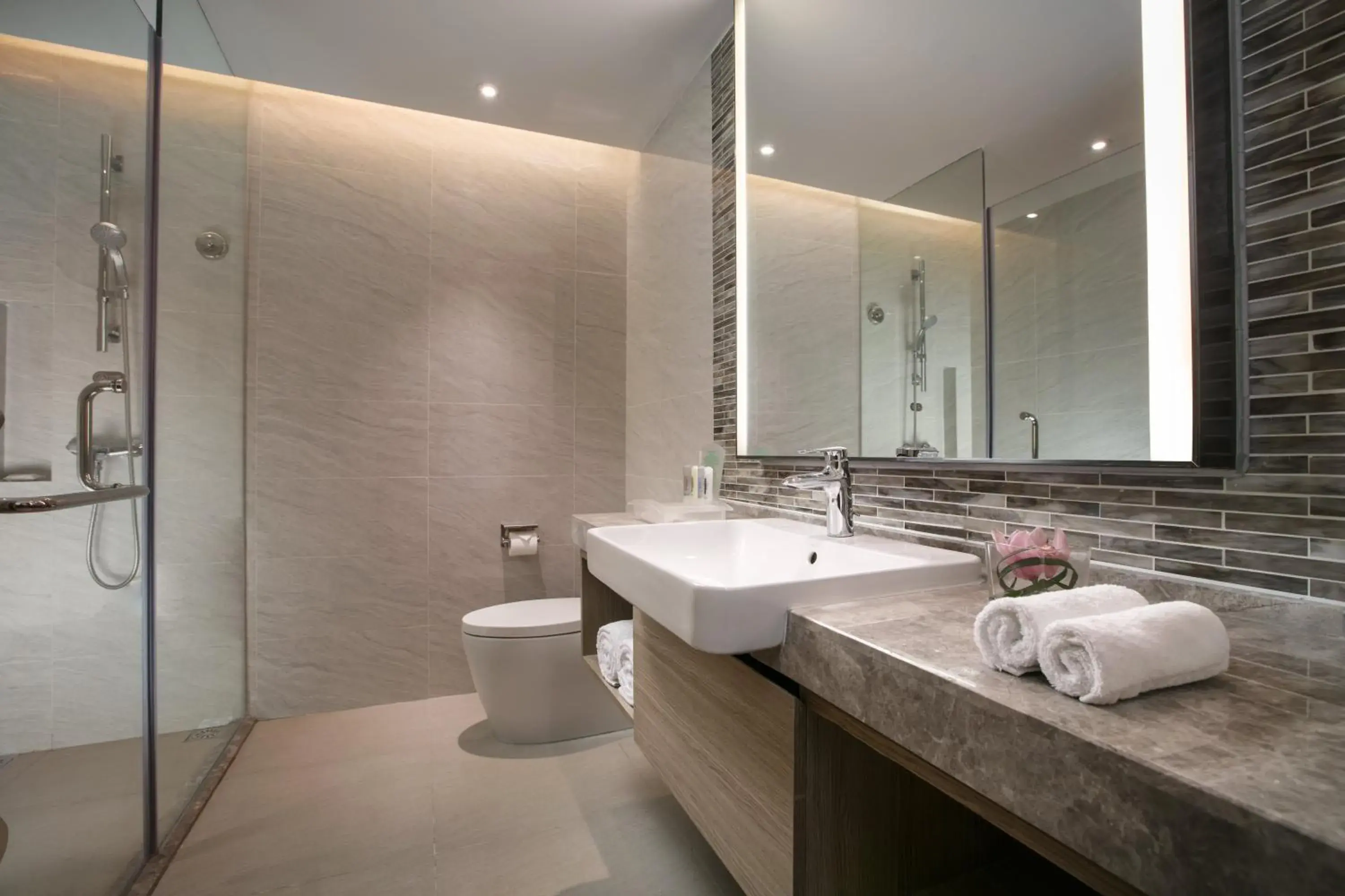 Standard Twin Room in Holiday Inn Hangzhou Gongshu by IHG Standard Twin Room in Holiday Inn Hangzhou Gongshu by IHG