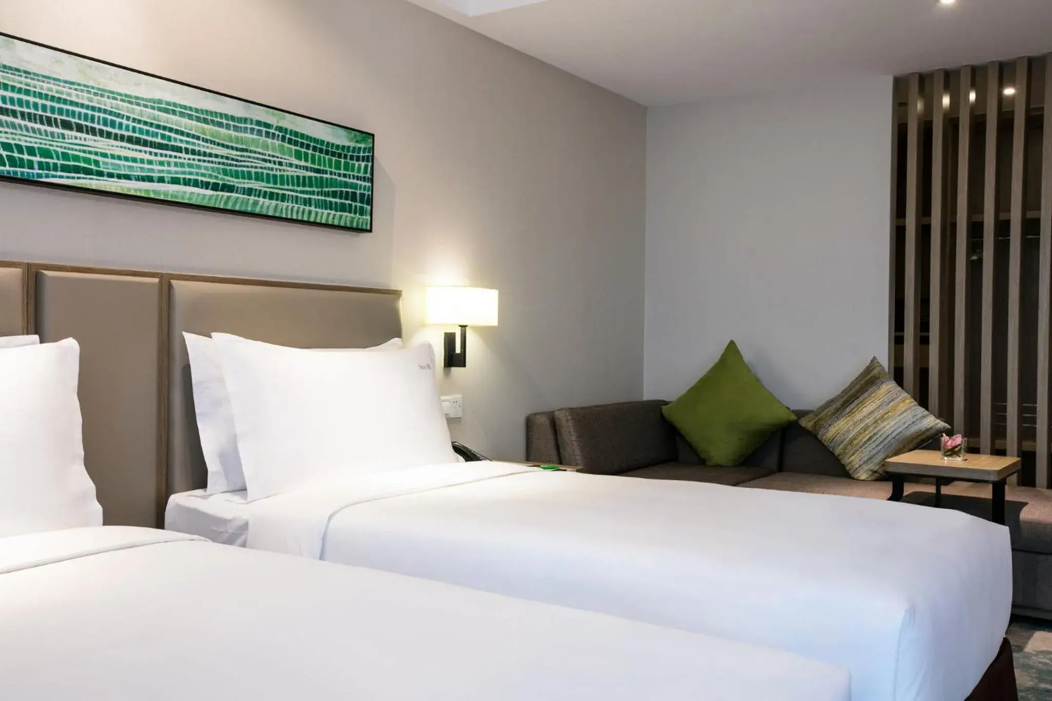 Premium Twin Room in Holiday Inn Hangzhou Gongshu by IHG Premium Twin Room in Holiday Inn Hangzhou Gongshu by IHG