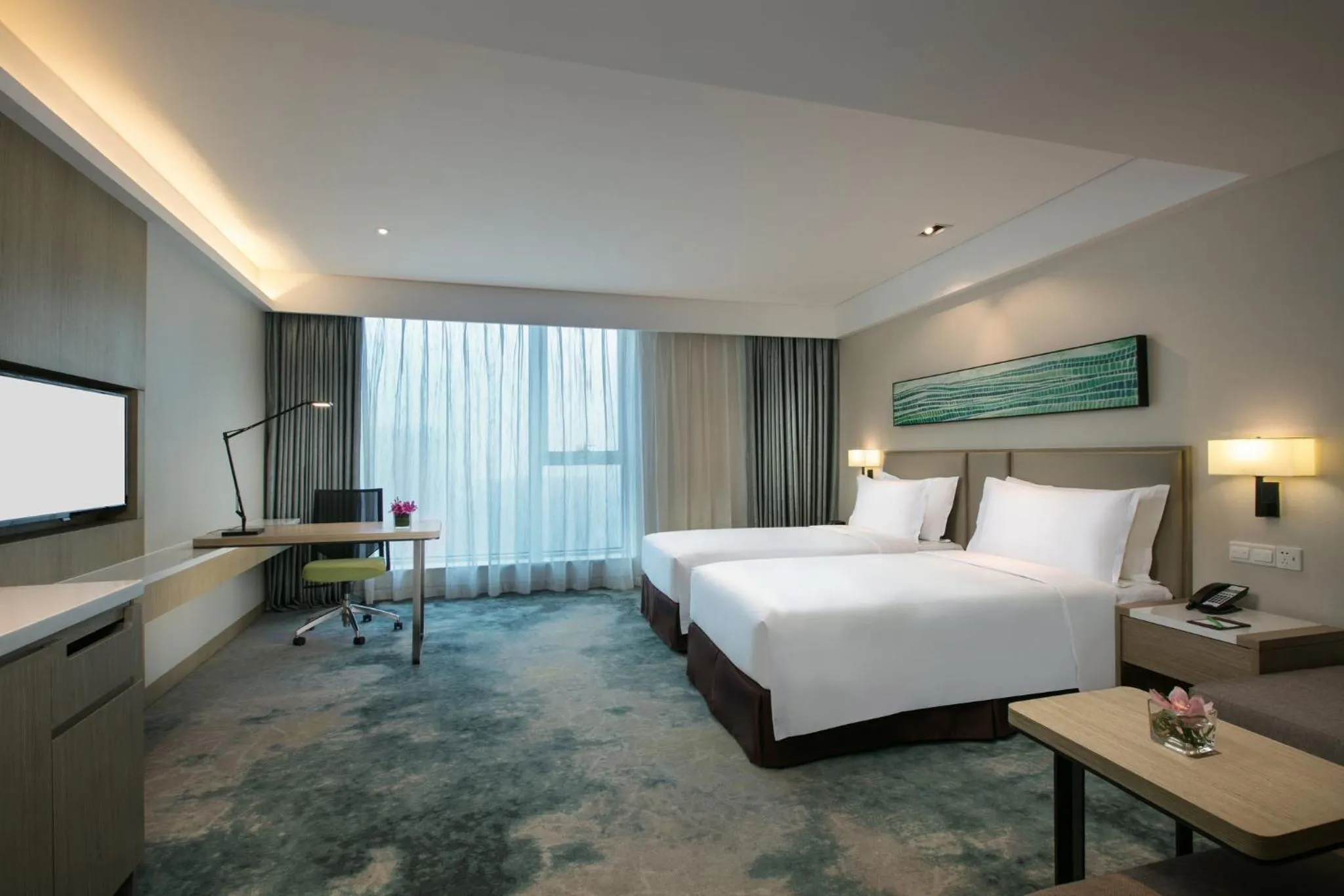 Photo of the whole room, Bed in Holiday Inn Hangzhou Gongshu by IHG