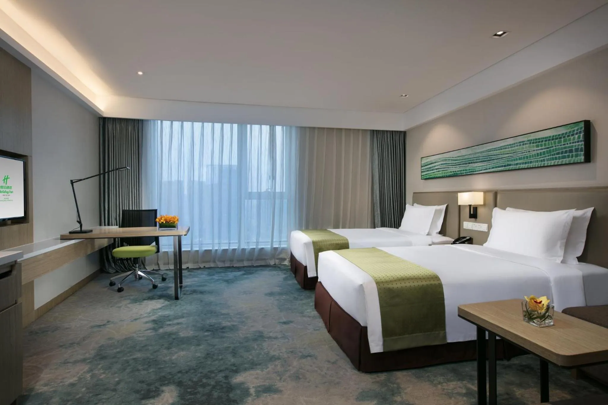 Photo of the whole room, Bed in Holiday Inn Hangzhou Gongshu by IHG
