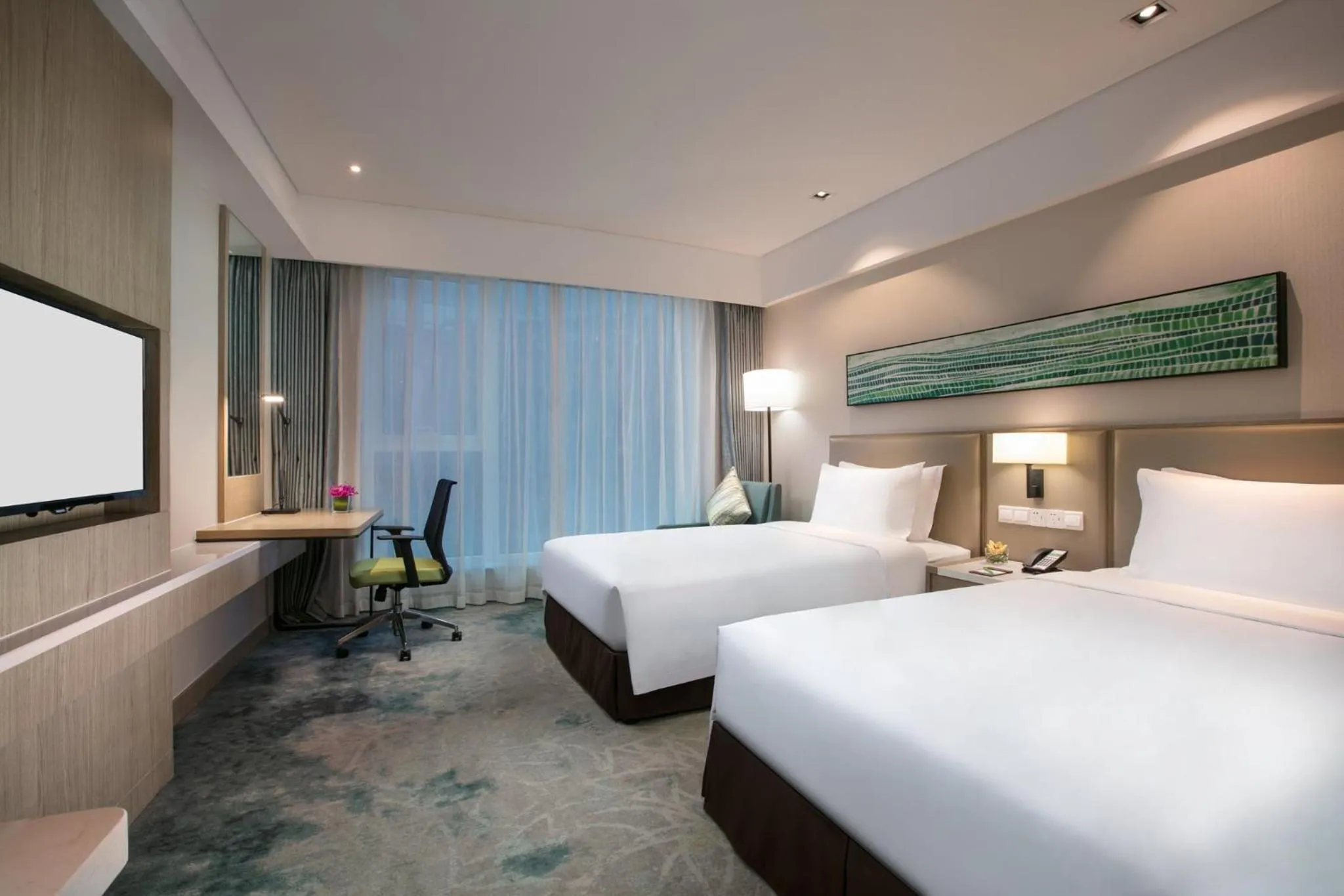 Photo of the whole room, Bed in Holiday Inn Hangzhou Gongshu by IHG