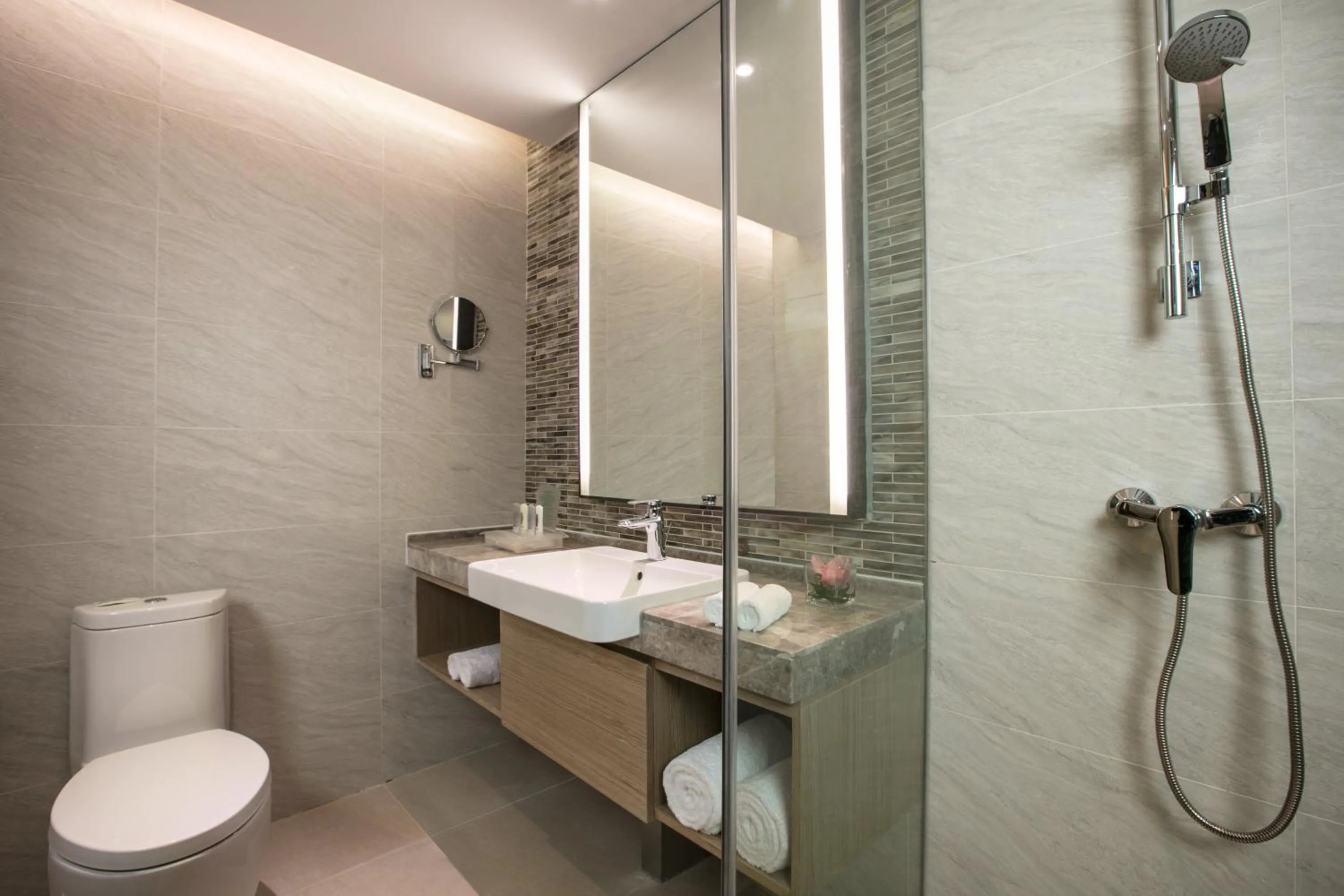 Bathroom in Holiday Inn Hangzhou Gongshu by IHG