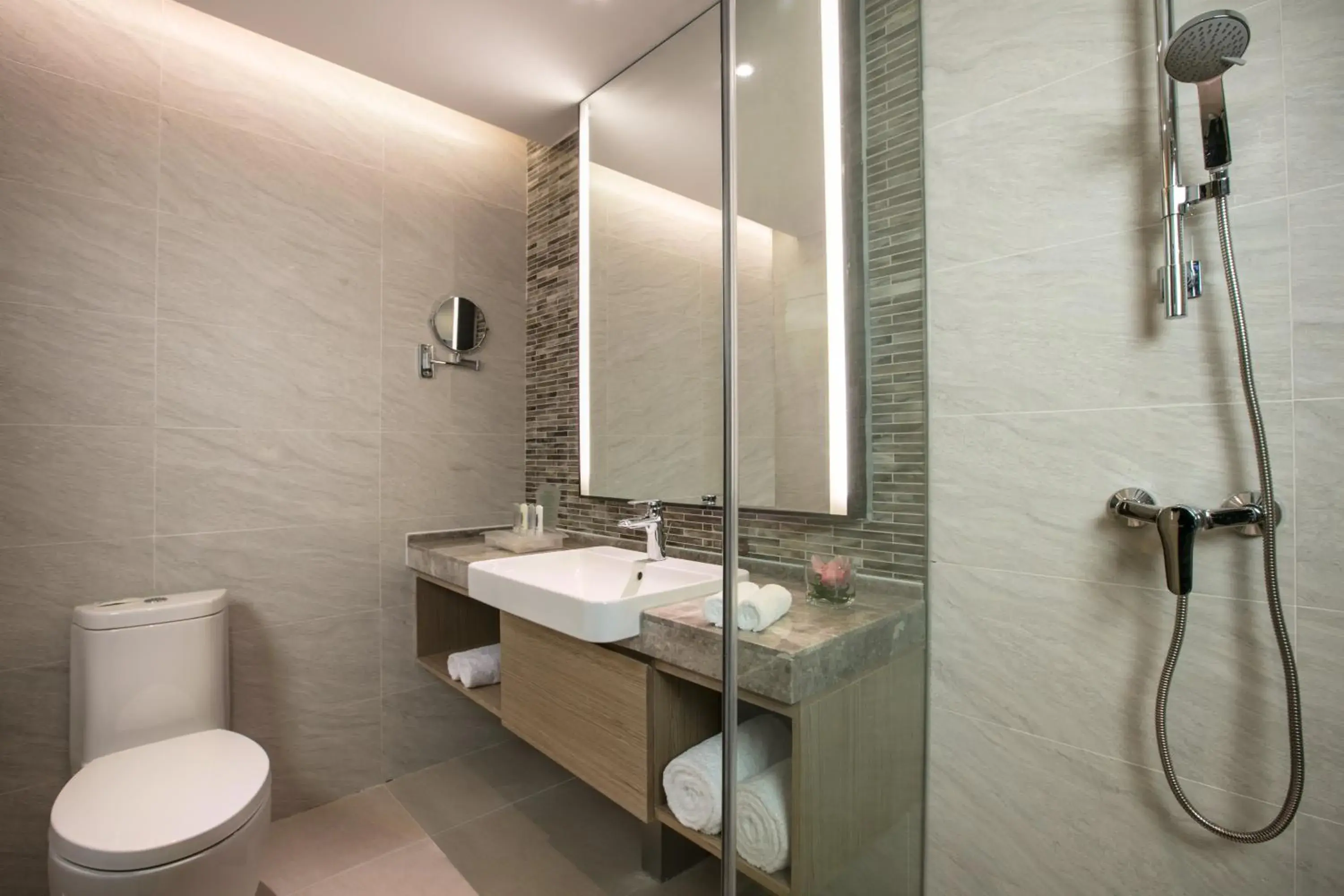 Standard King Room in Holiday Inn Hangzhou Gongshu by IHG Standard King Room in Holiday Inn Hangzhou Gongshu by IHG