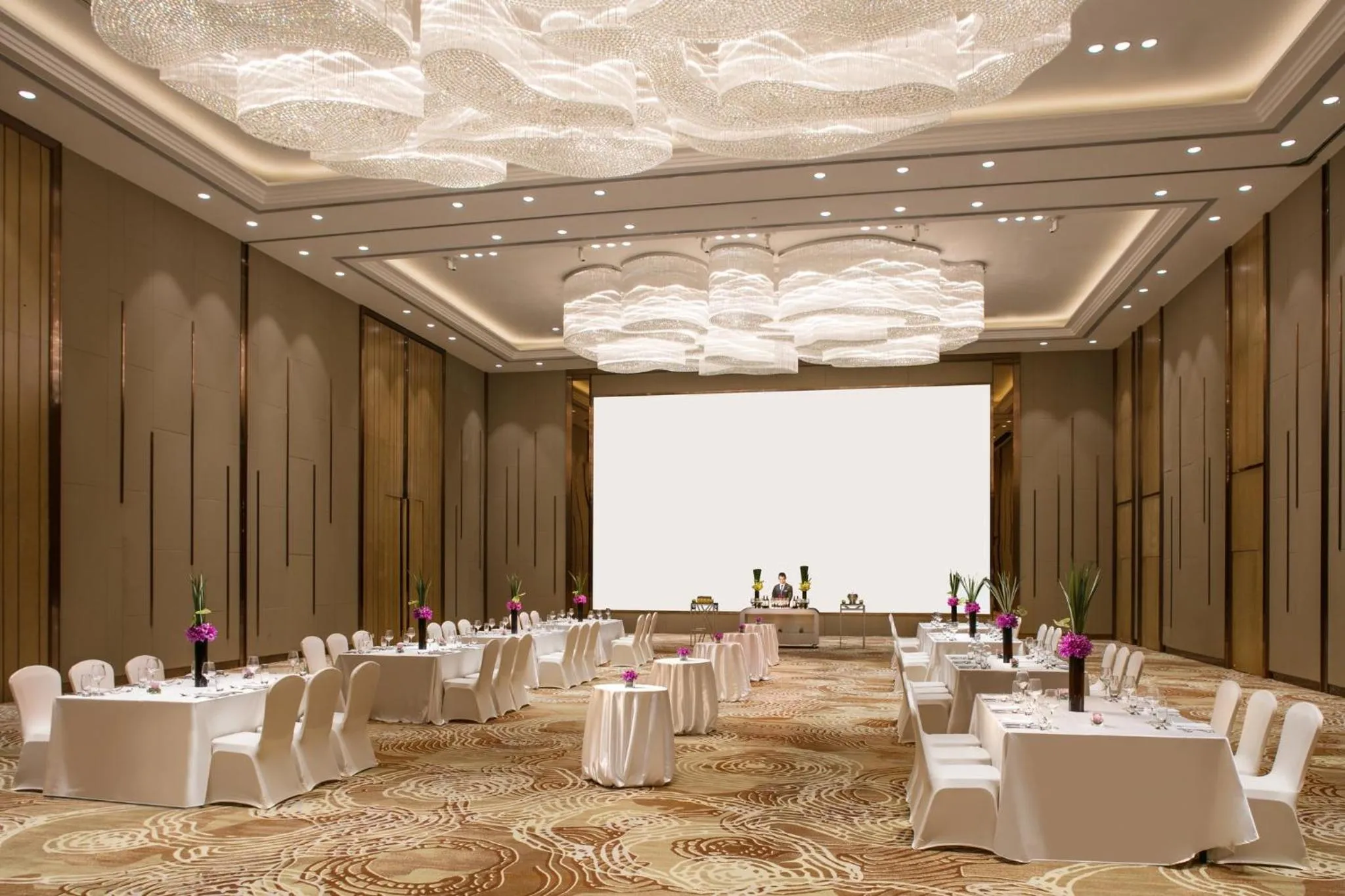 Meeting/conference room in Holiday Inn Hangzhou Gongshu by IHG