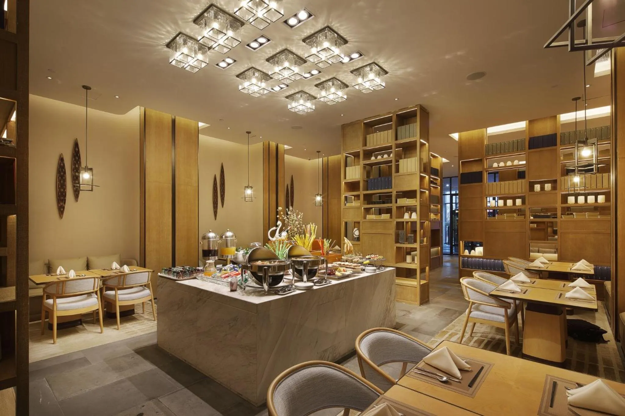 Restaurant/places to eat in Crowne Plaza Nanchang Wanli by IHG