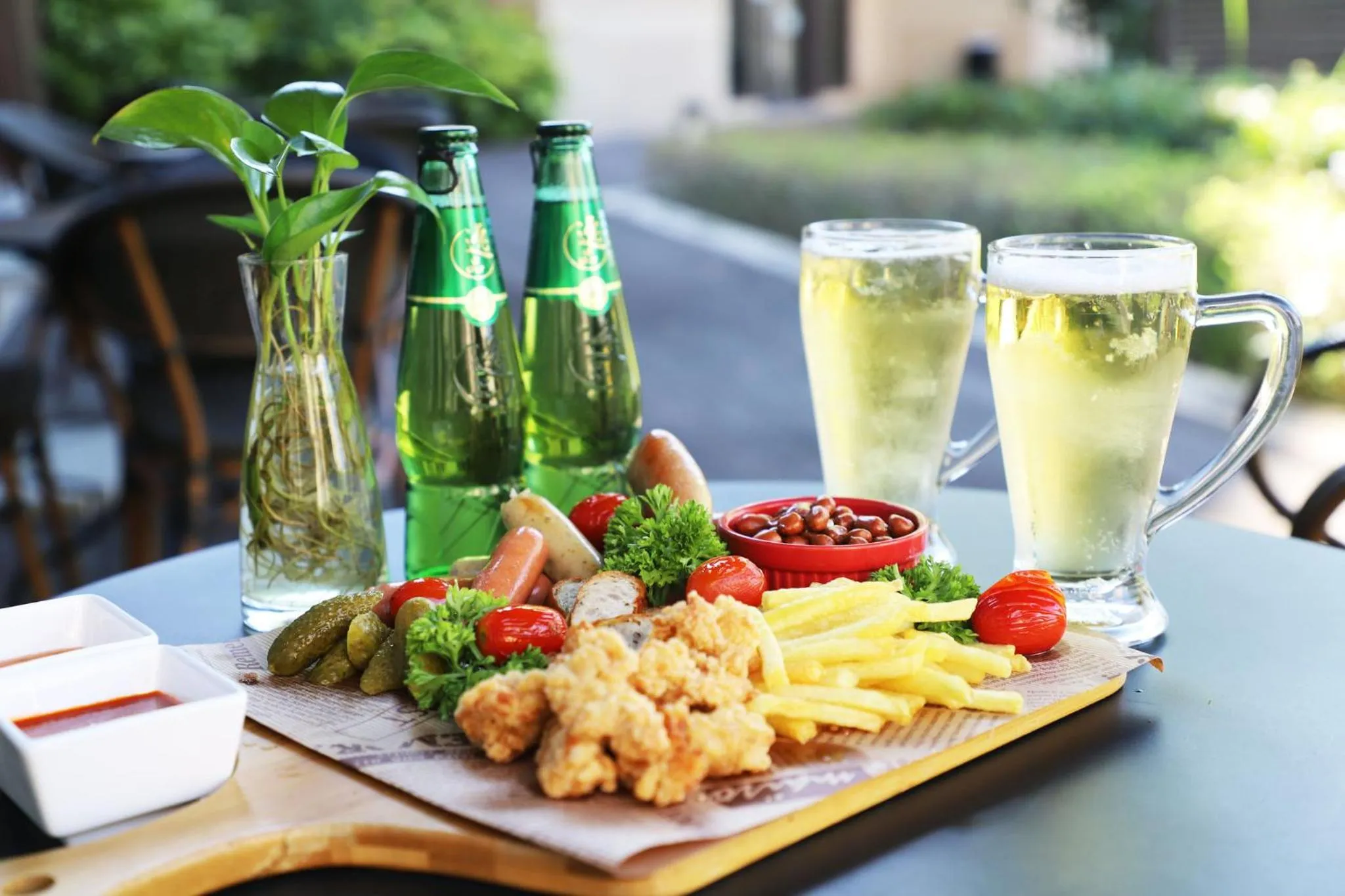 Restaurant/places to eat in Crowne Plaza Nanchang Wanli by IHG