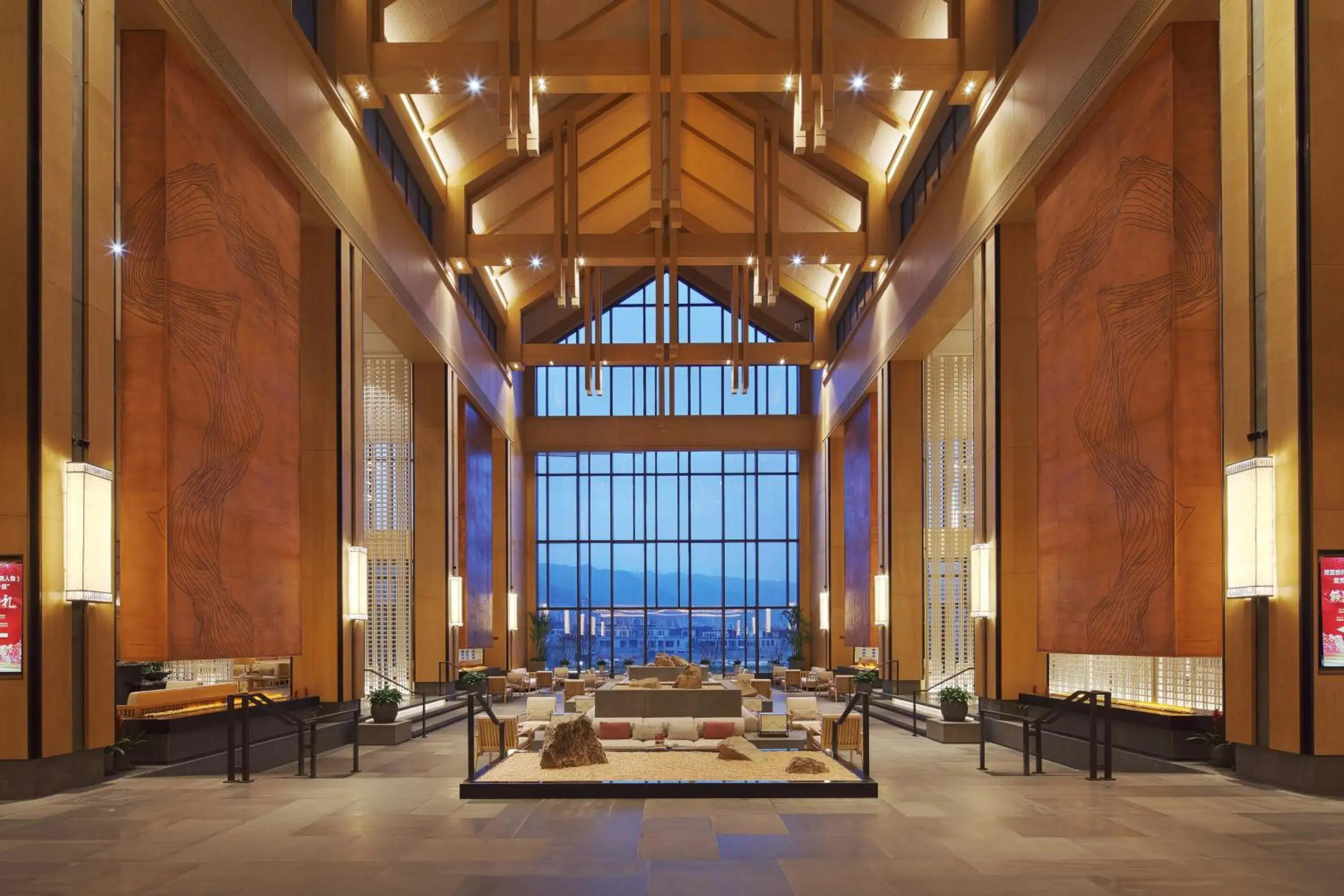 Property building in Crowne Plaza Nanchang Wanli by IHG Property building in Crowne Plaza Nanchang Wanli by IHG