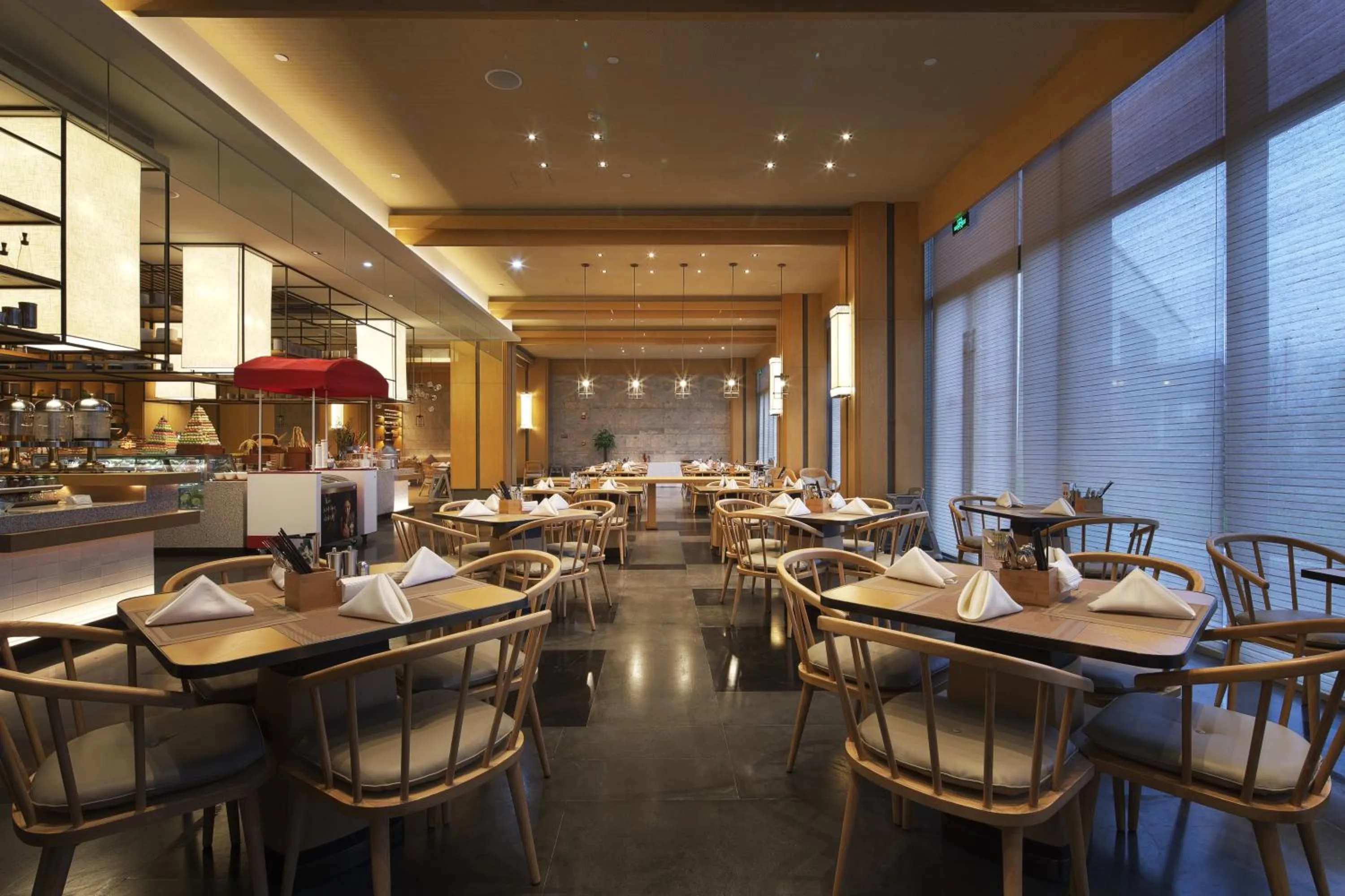 Restaurant/places to eat in Crowne Plaza Nanchang Wanli by IHG