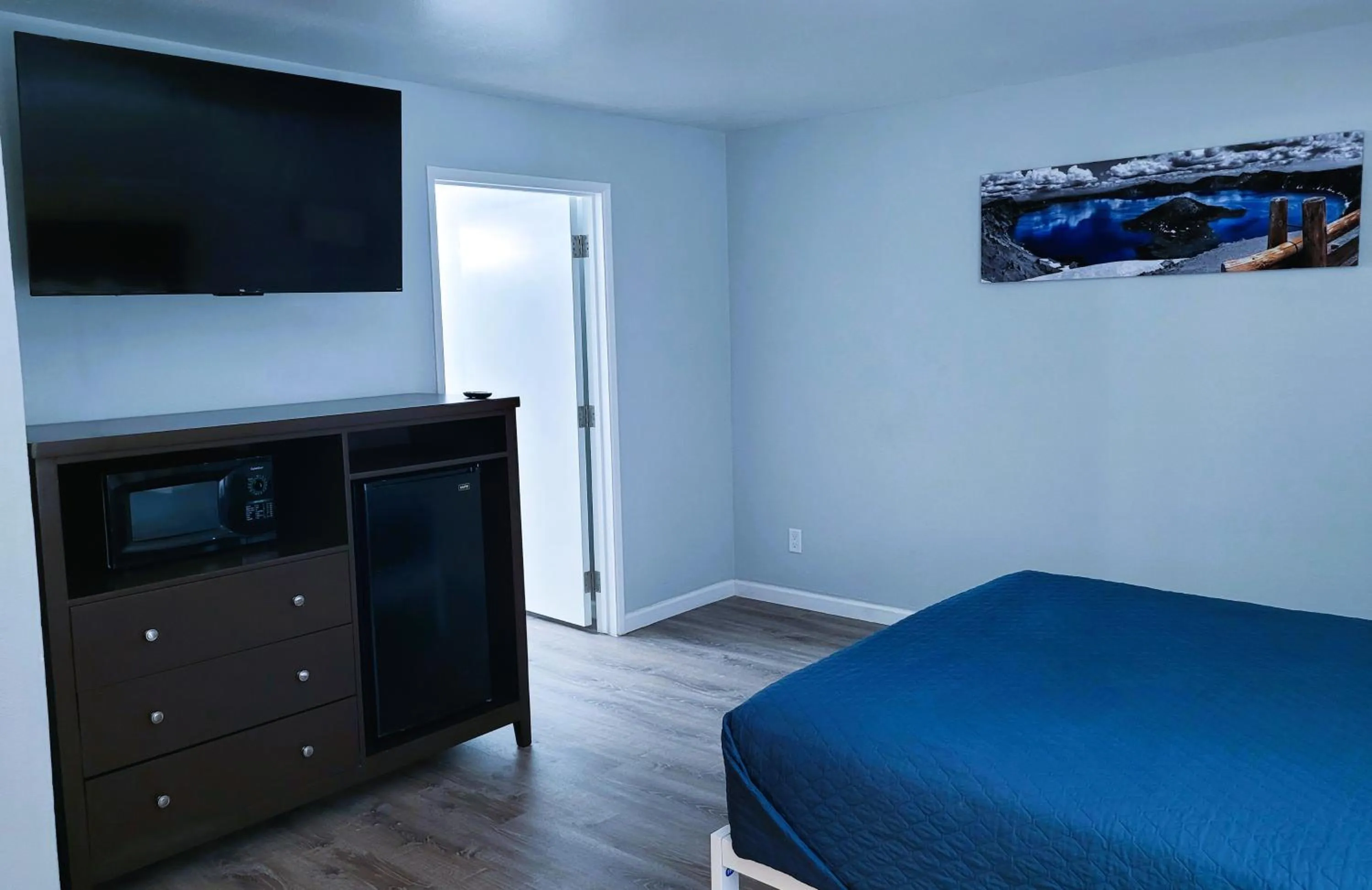 TV and multimedia, Bed in Cerulean Hotel