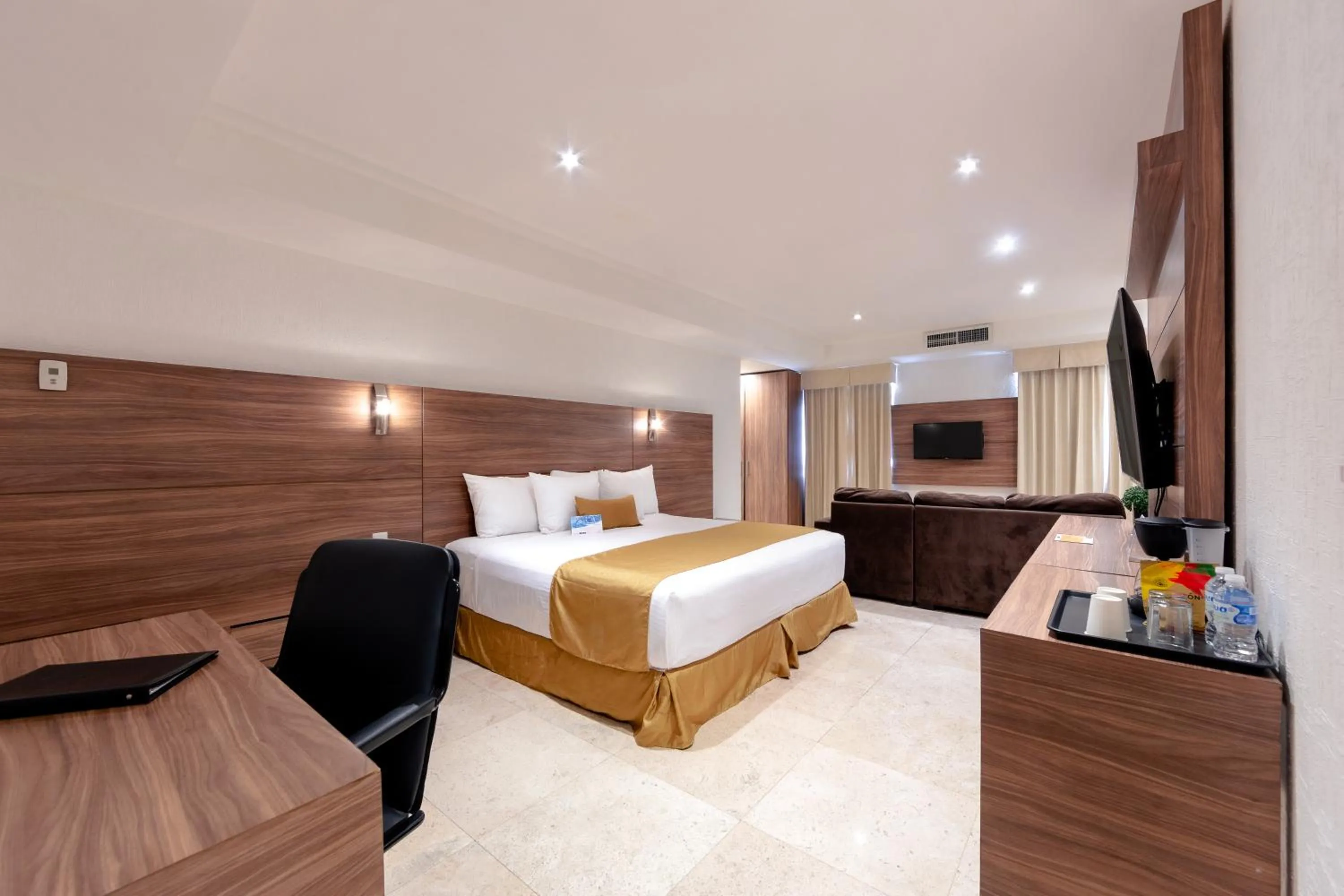 Photo of the whole room, Bed in Comfort Inn Queretaro Tecnologico