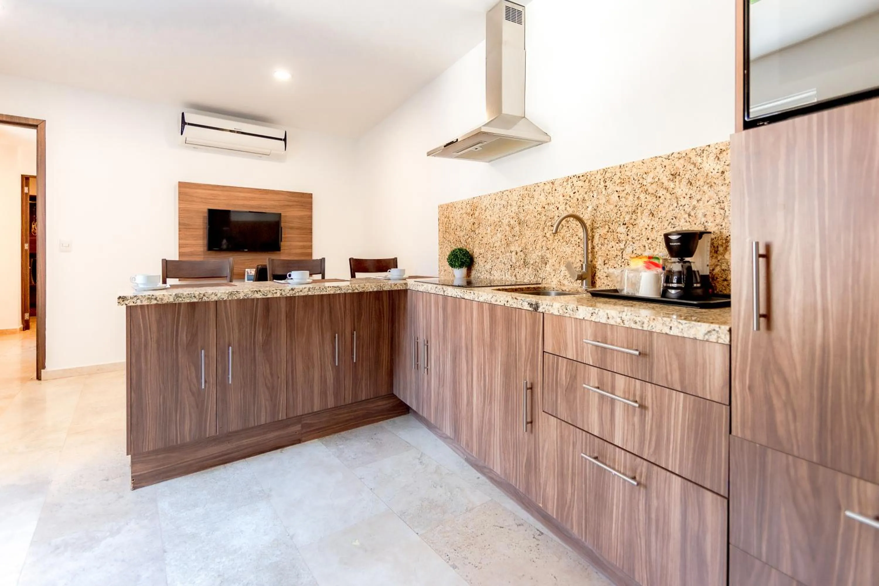 Coffee/tea facilities in Comfort Inn Queretaro Tecnologico