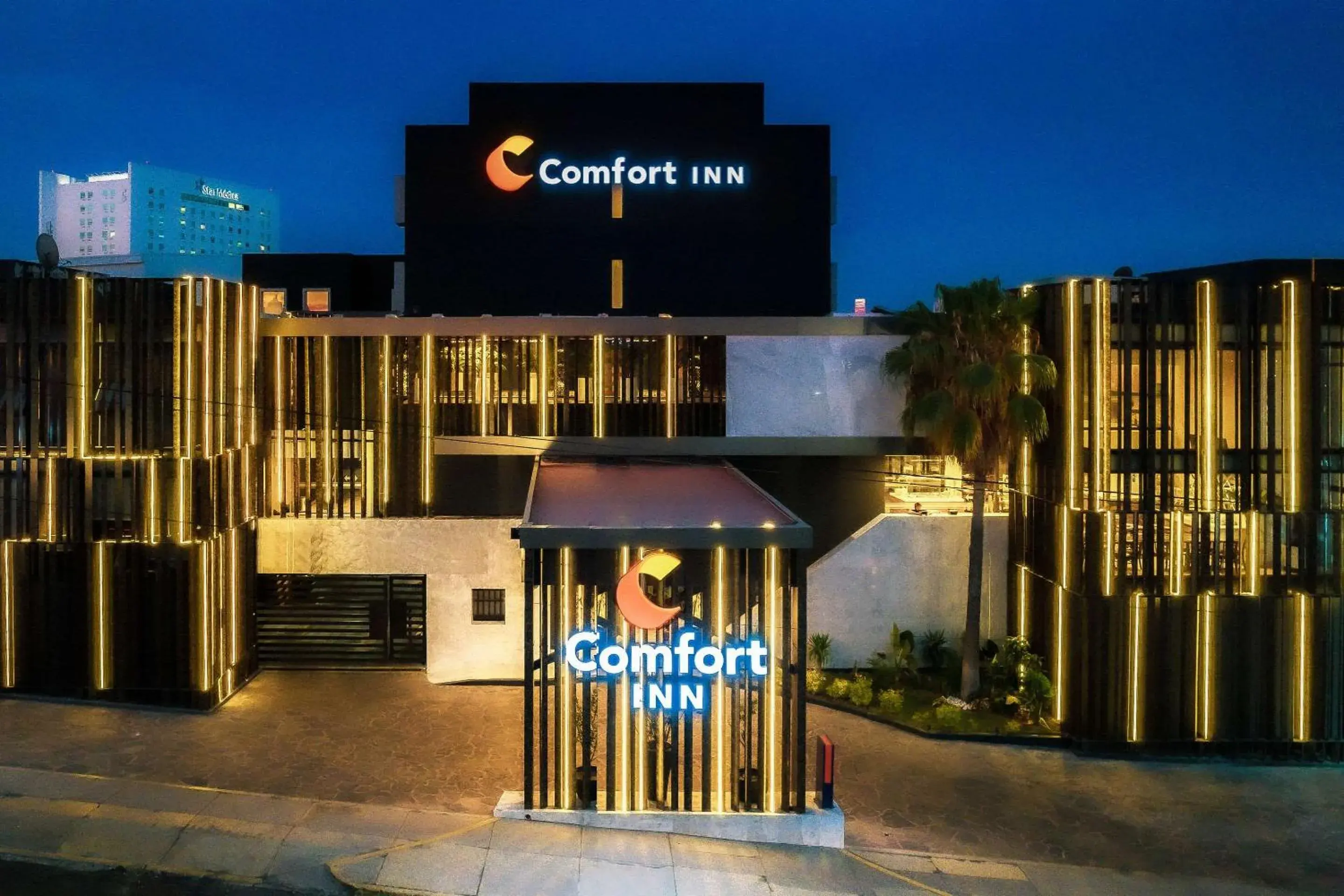 Property building in Comfort Inn Queretaro Tecnologico Property building in Comfort Inn Queretaro Tecnologico