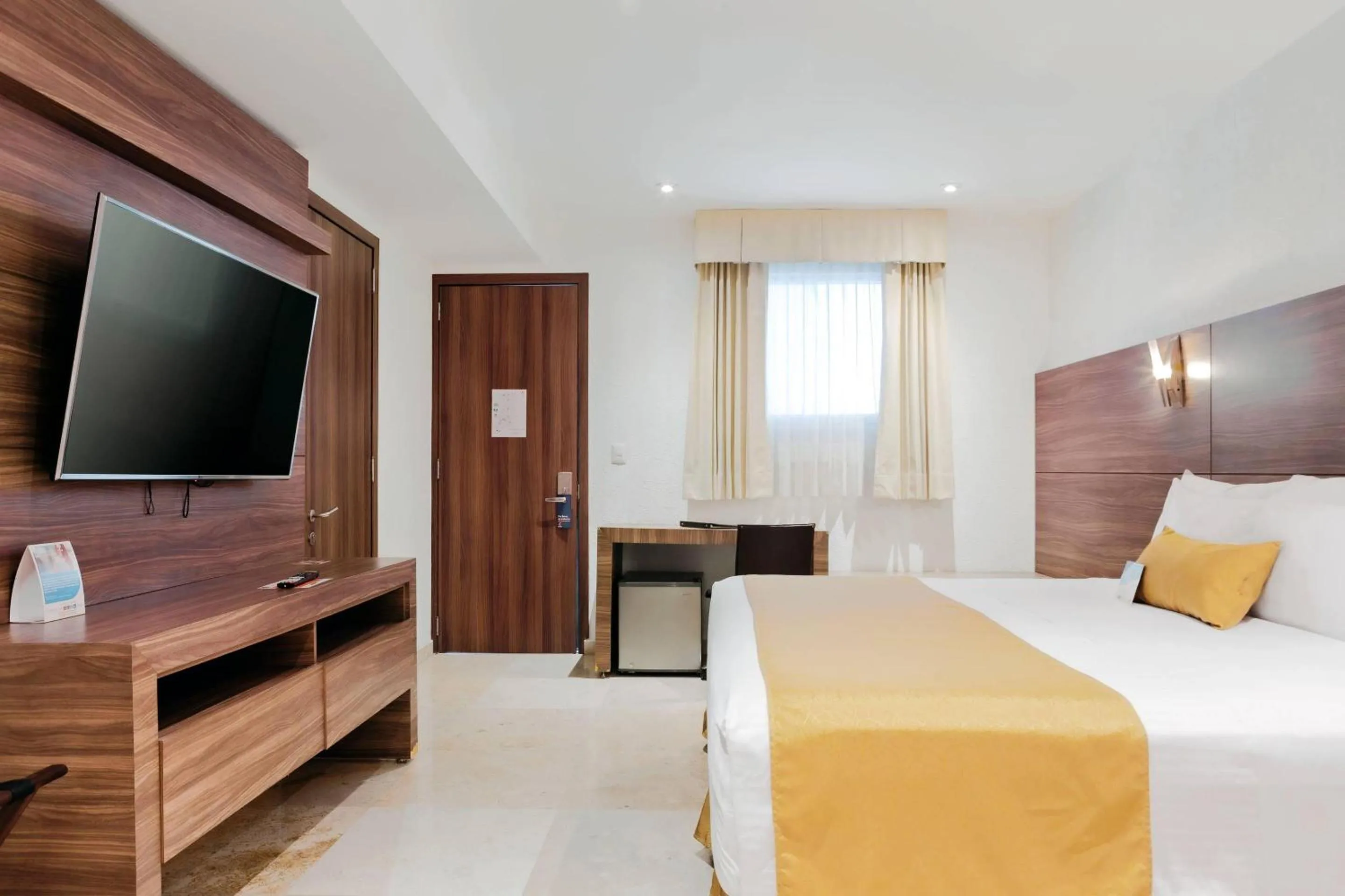 Bedroom, Bed in Comfort Inn Queretaro Tecnologico