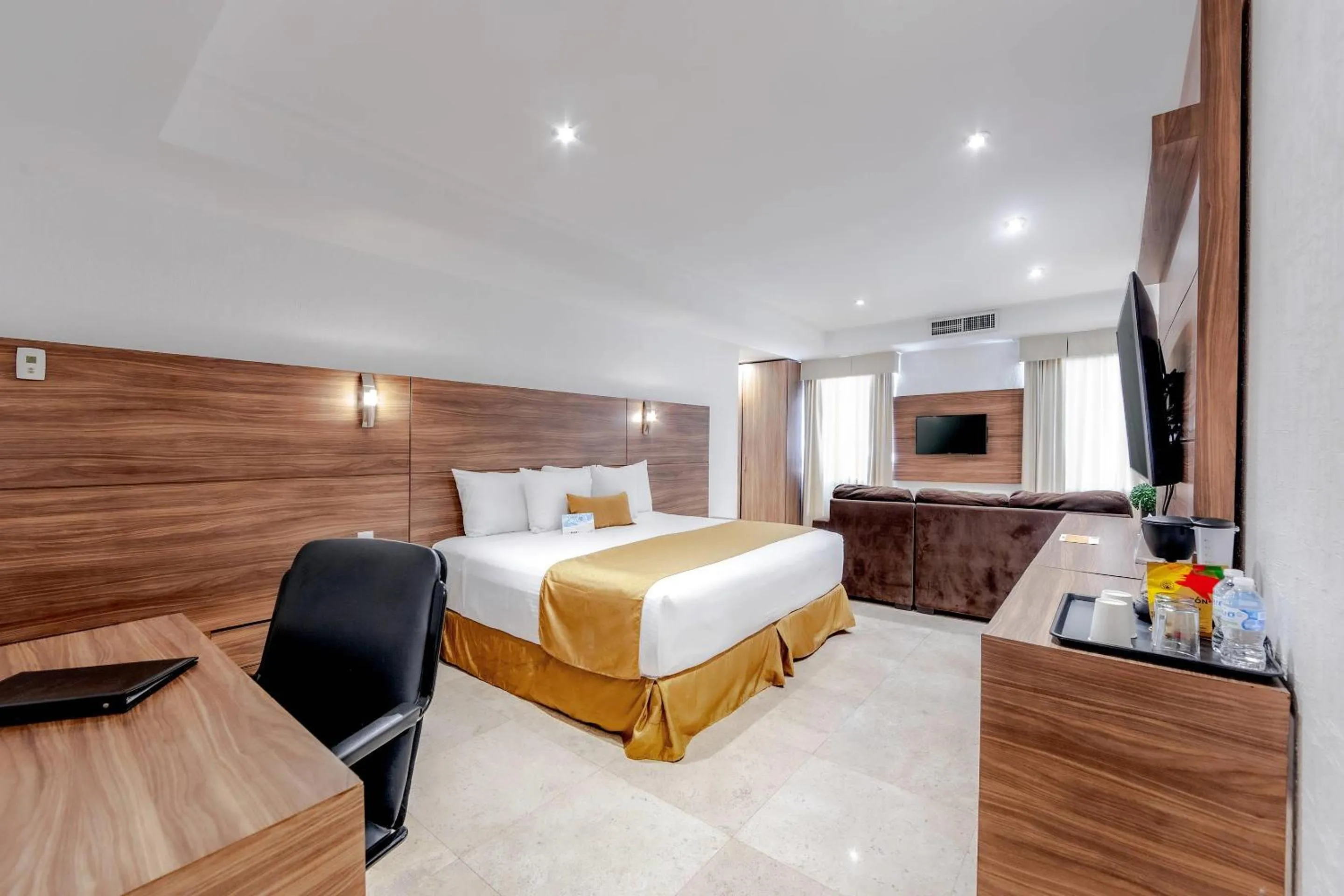 Bedroom, Bed in Comfort Inn Queretaro Tecnologico