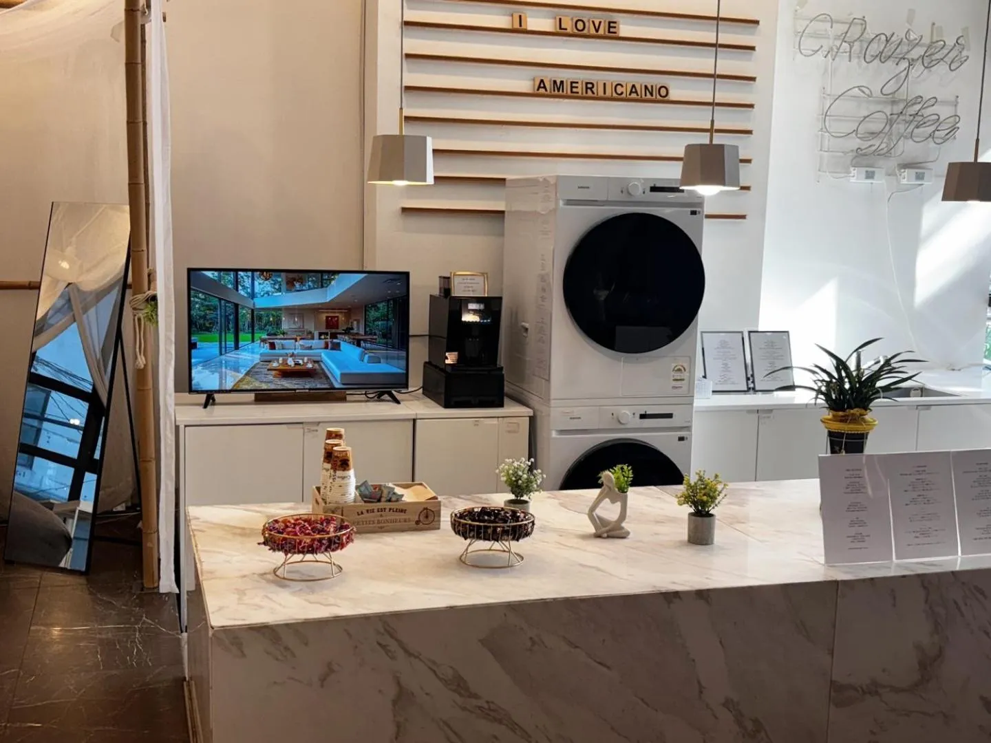 TV and multimedia in Hotel The Designers DDP