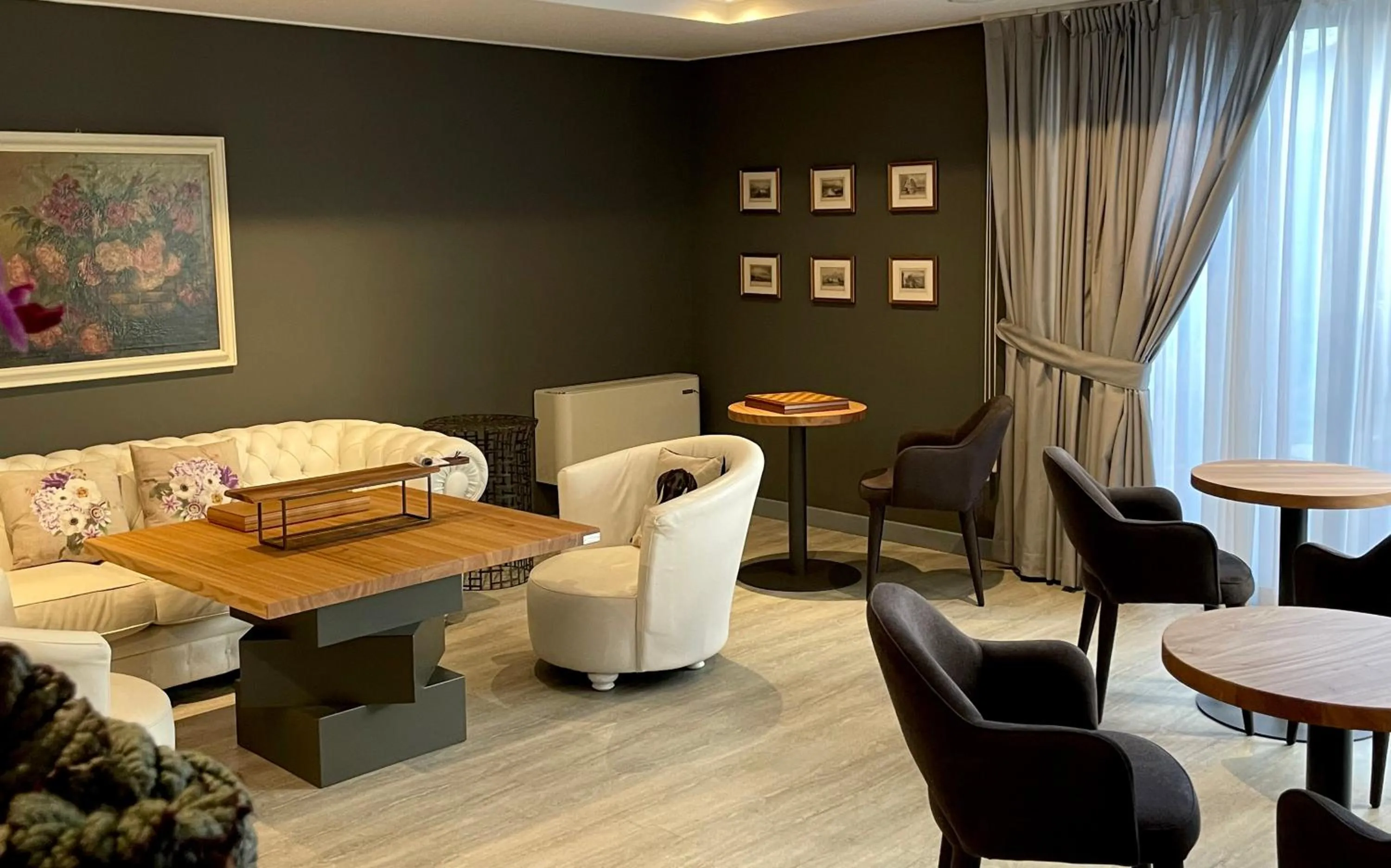 Lobby or reception in Hotel Alfieri