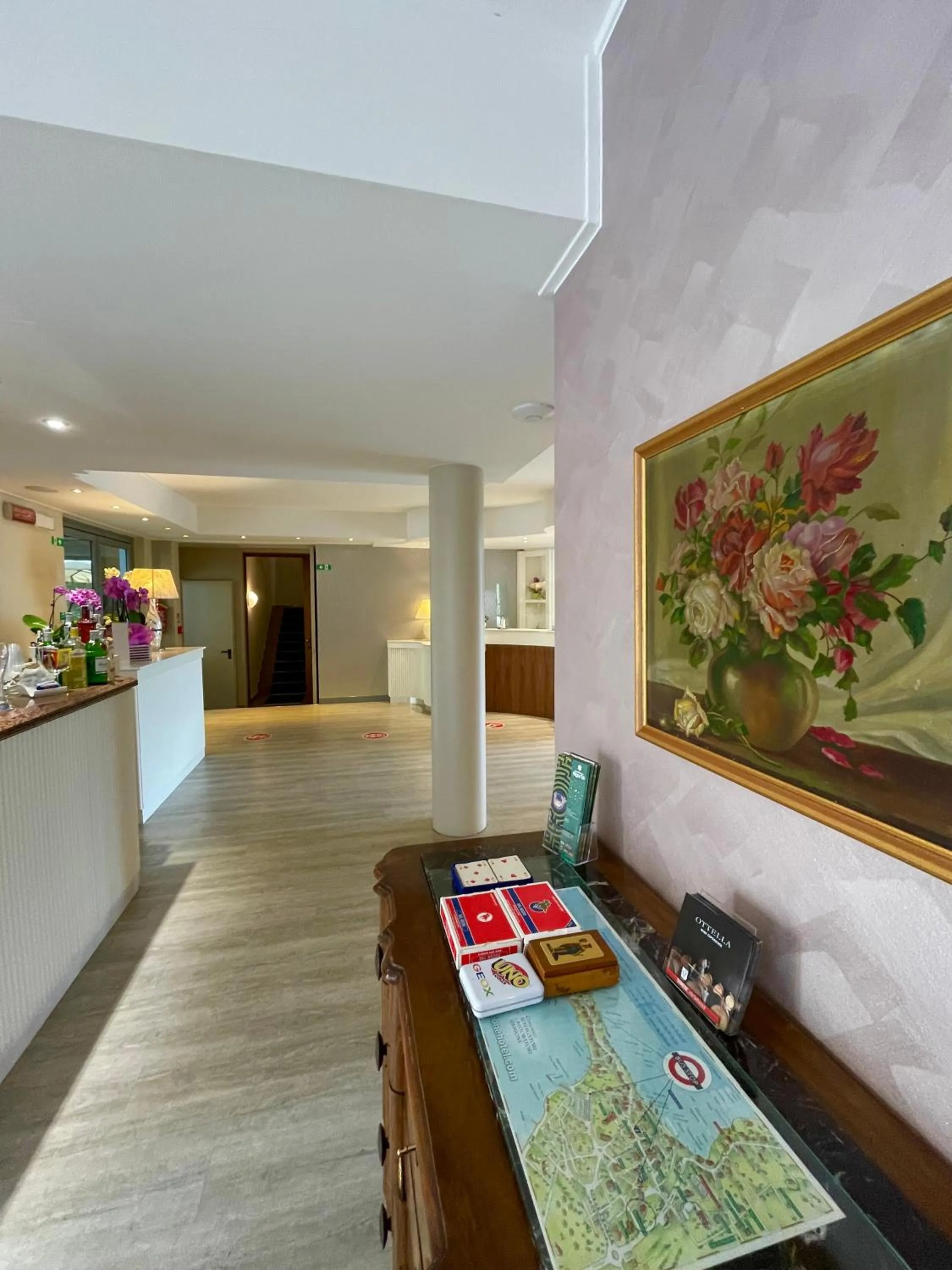 Lounge or bar in Hotel Alfieri