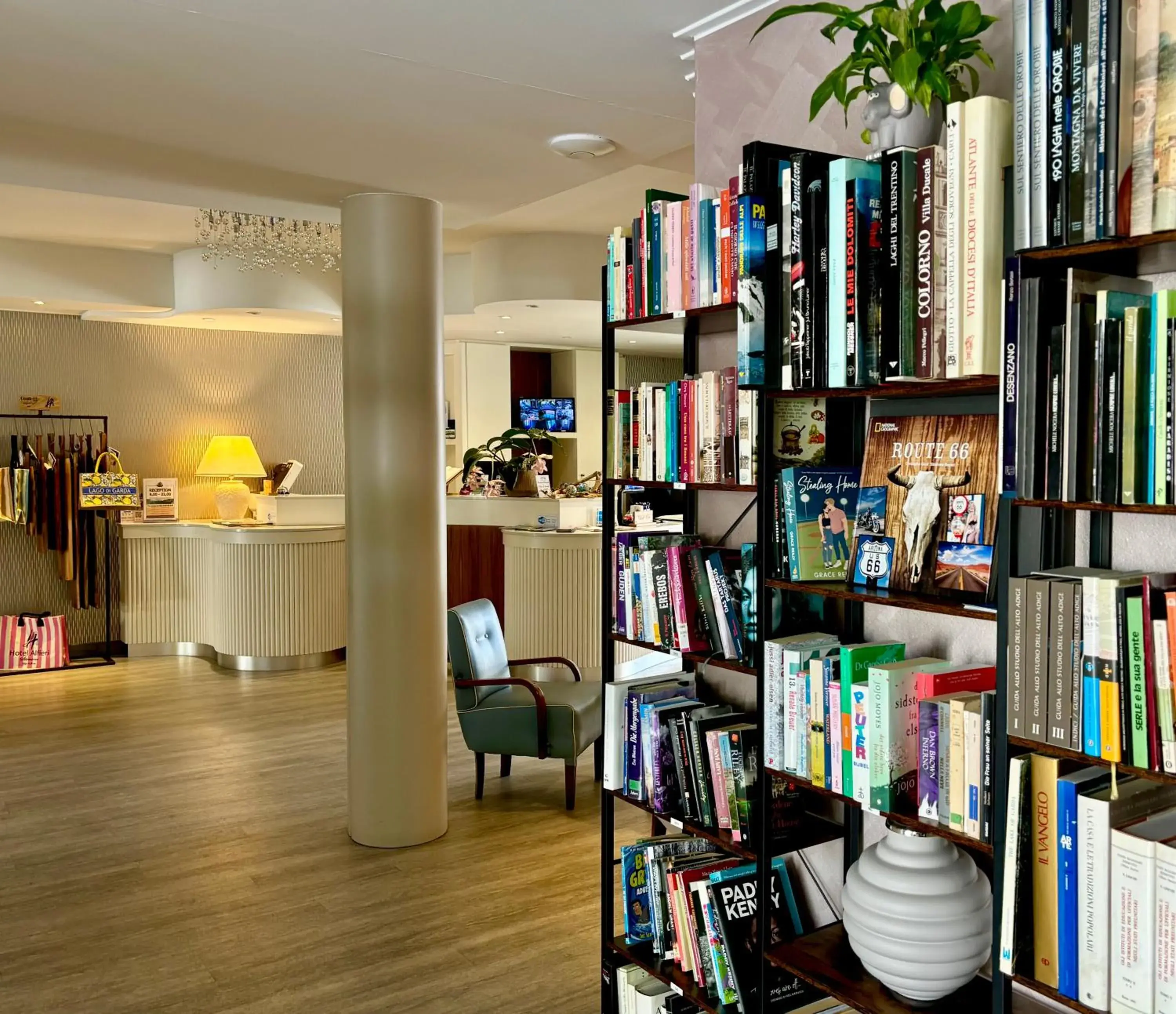 Lobby or reception in Hotel Alfieri Lobby or reception in Hotel Alfieri