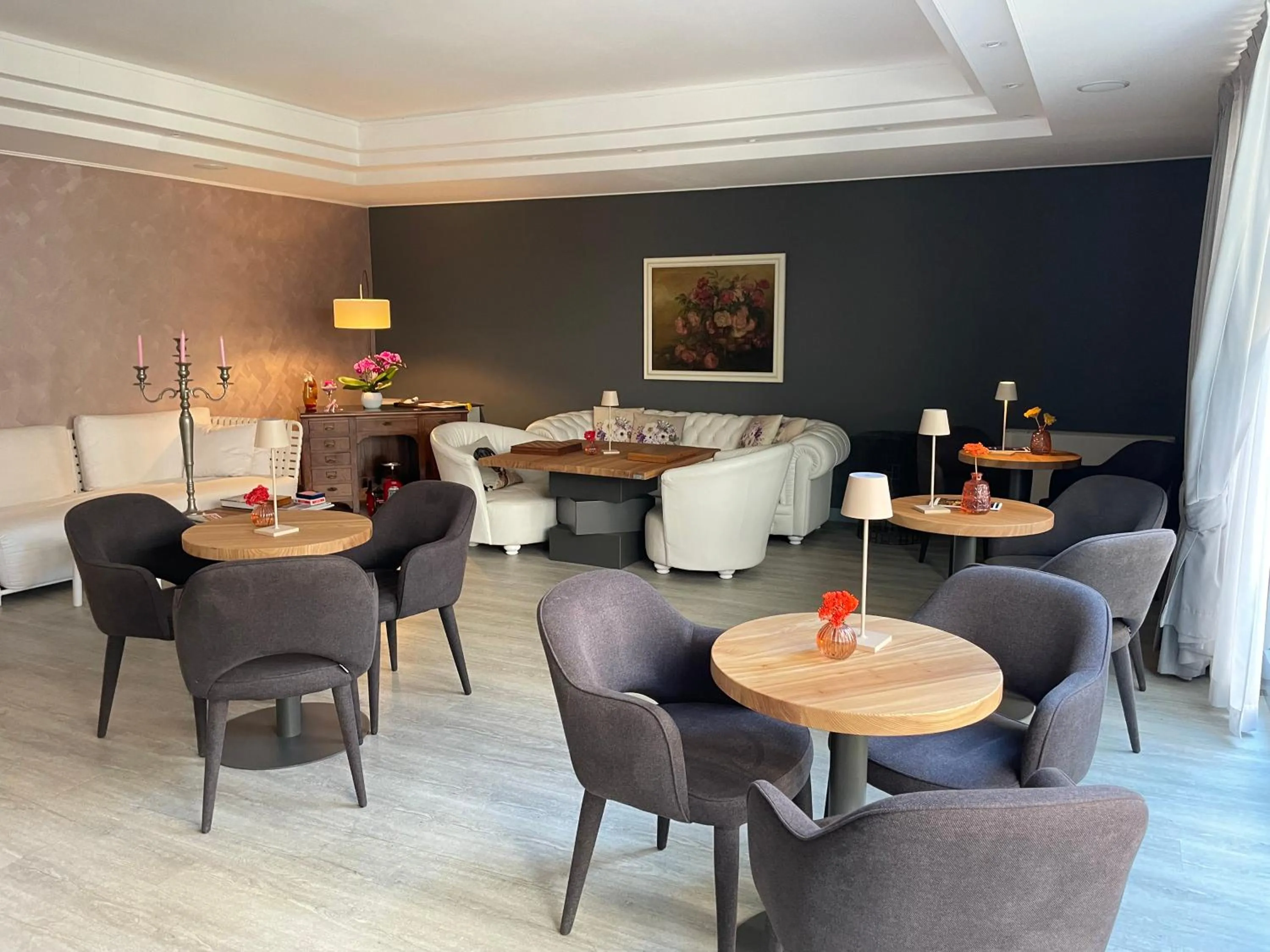 Restaurant/places to eat in Hotel Alfieri