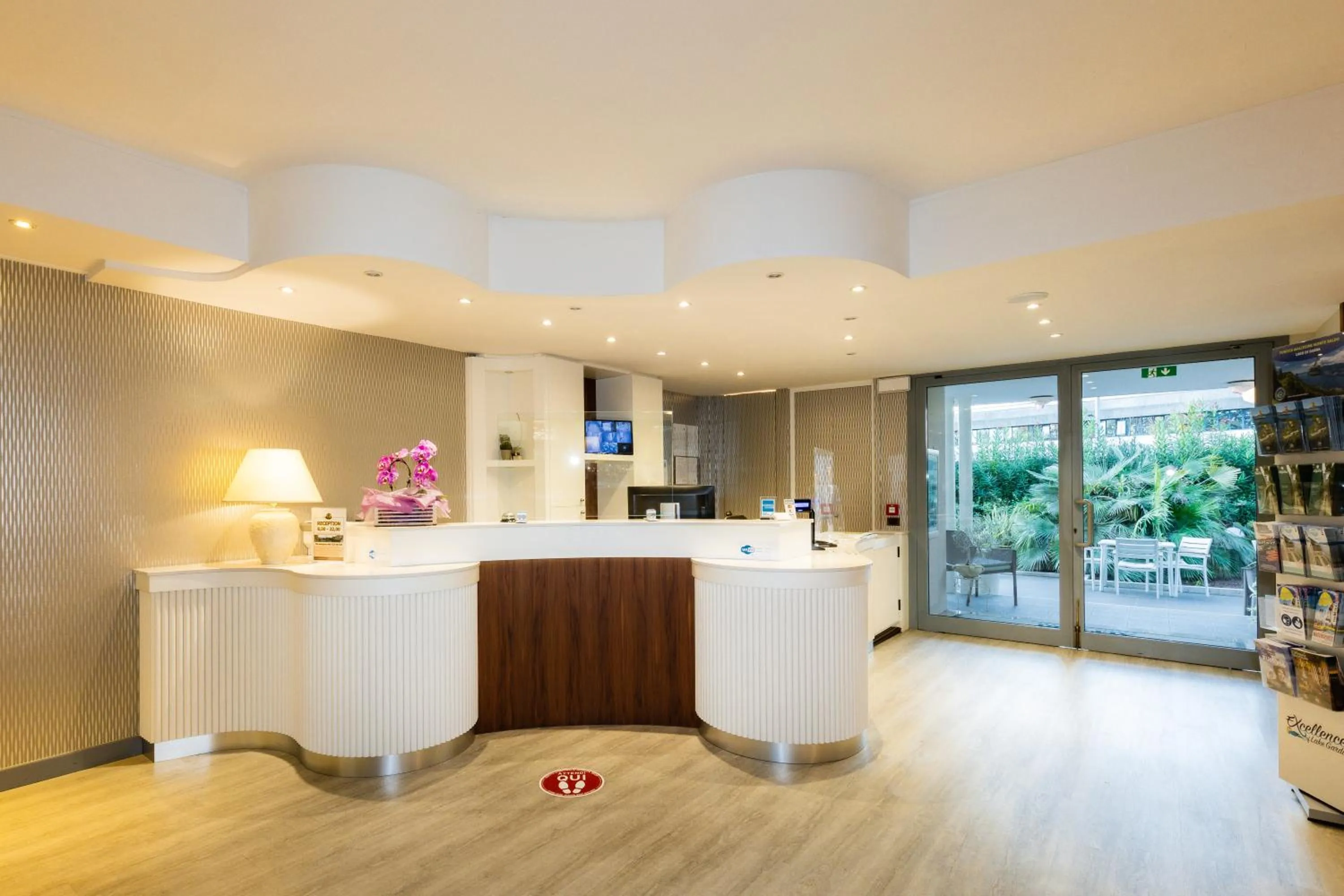 Lobby or reception in Hotel Alfieri