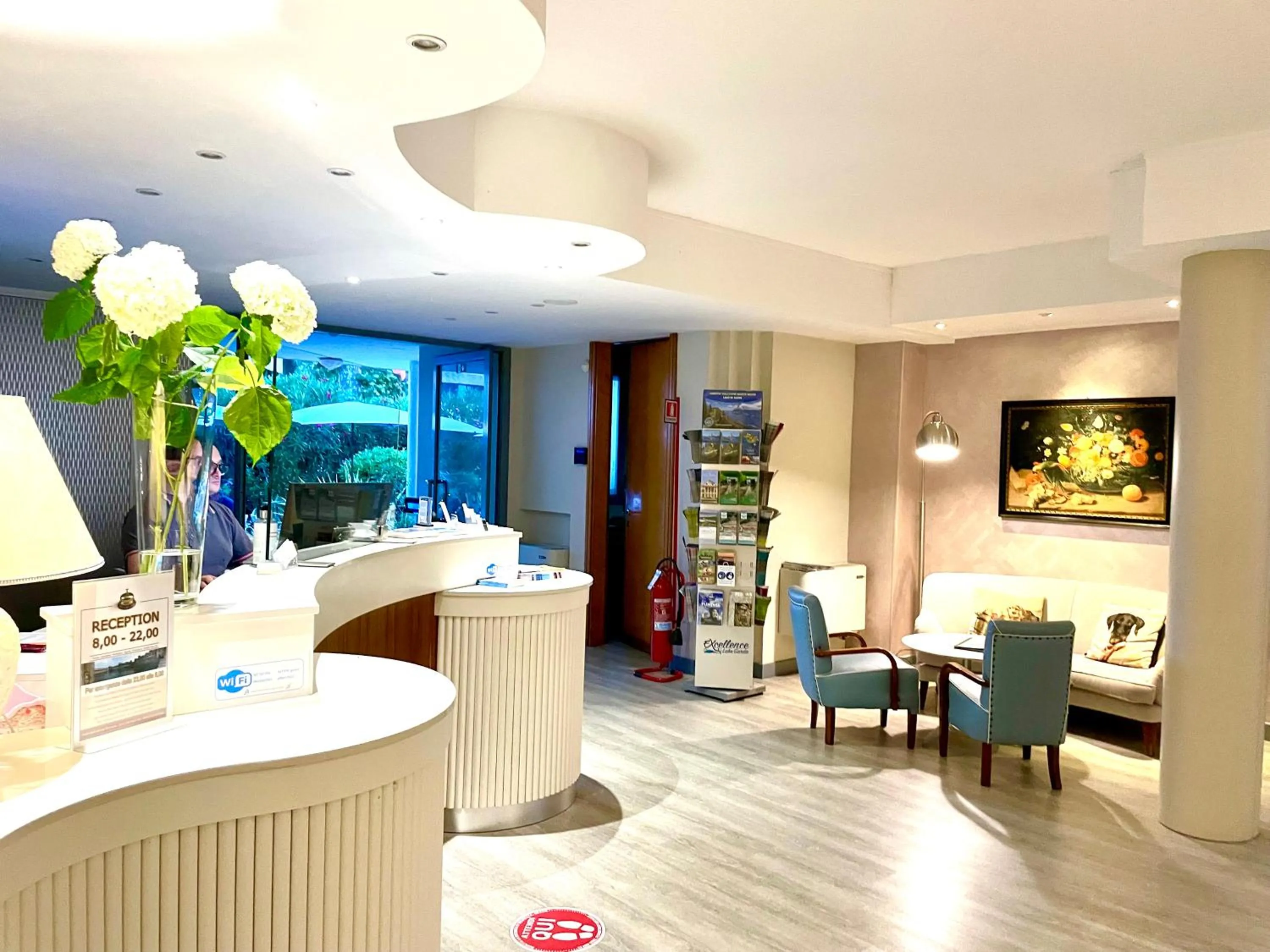 Lobby or reception in Hotel Alfieri