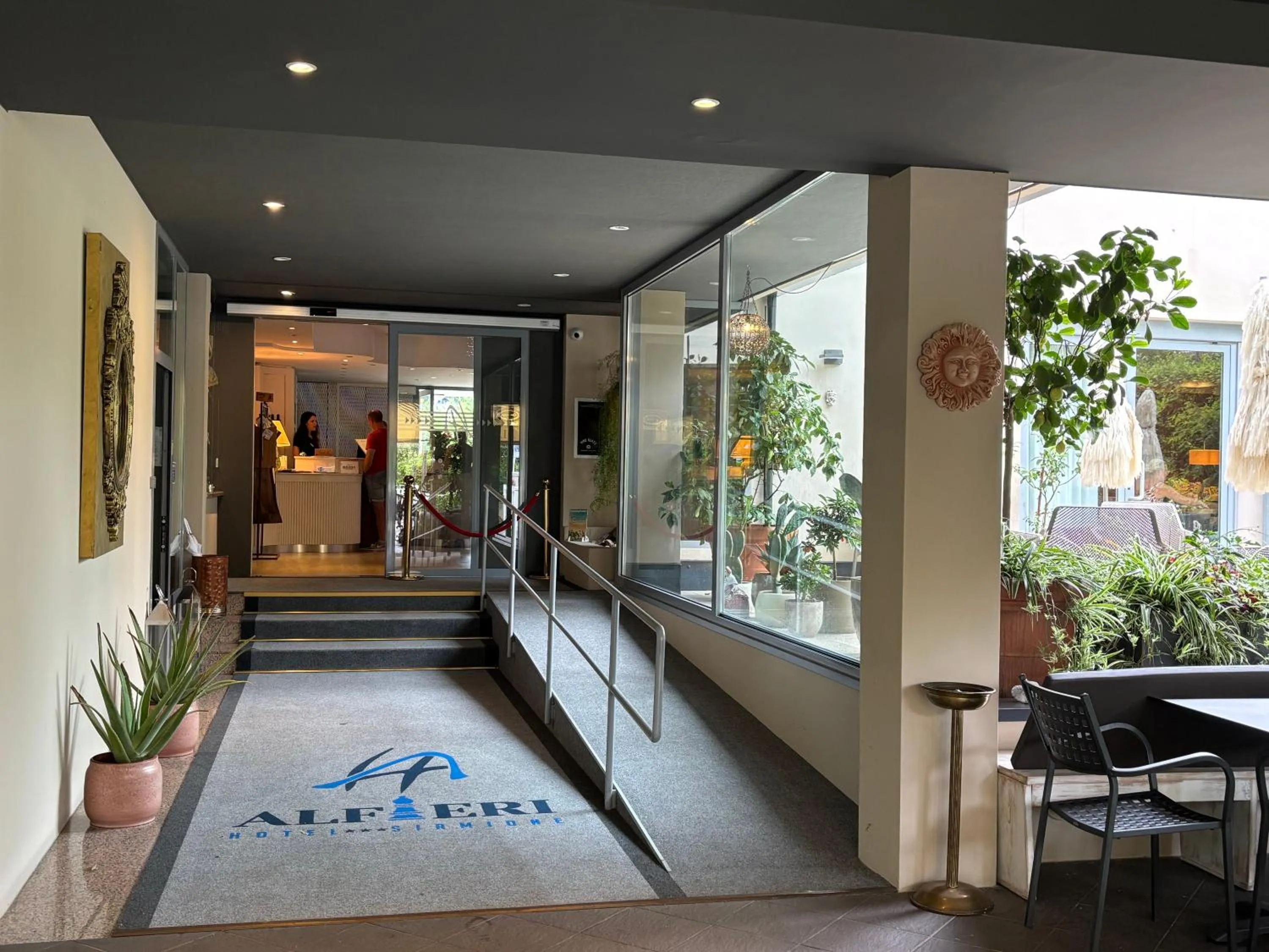 Facade/entrance in Hotel Alfieri