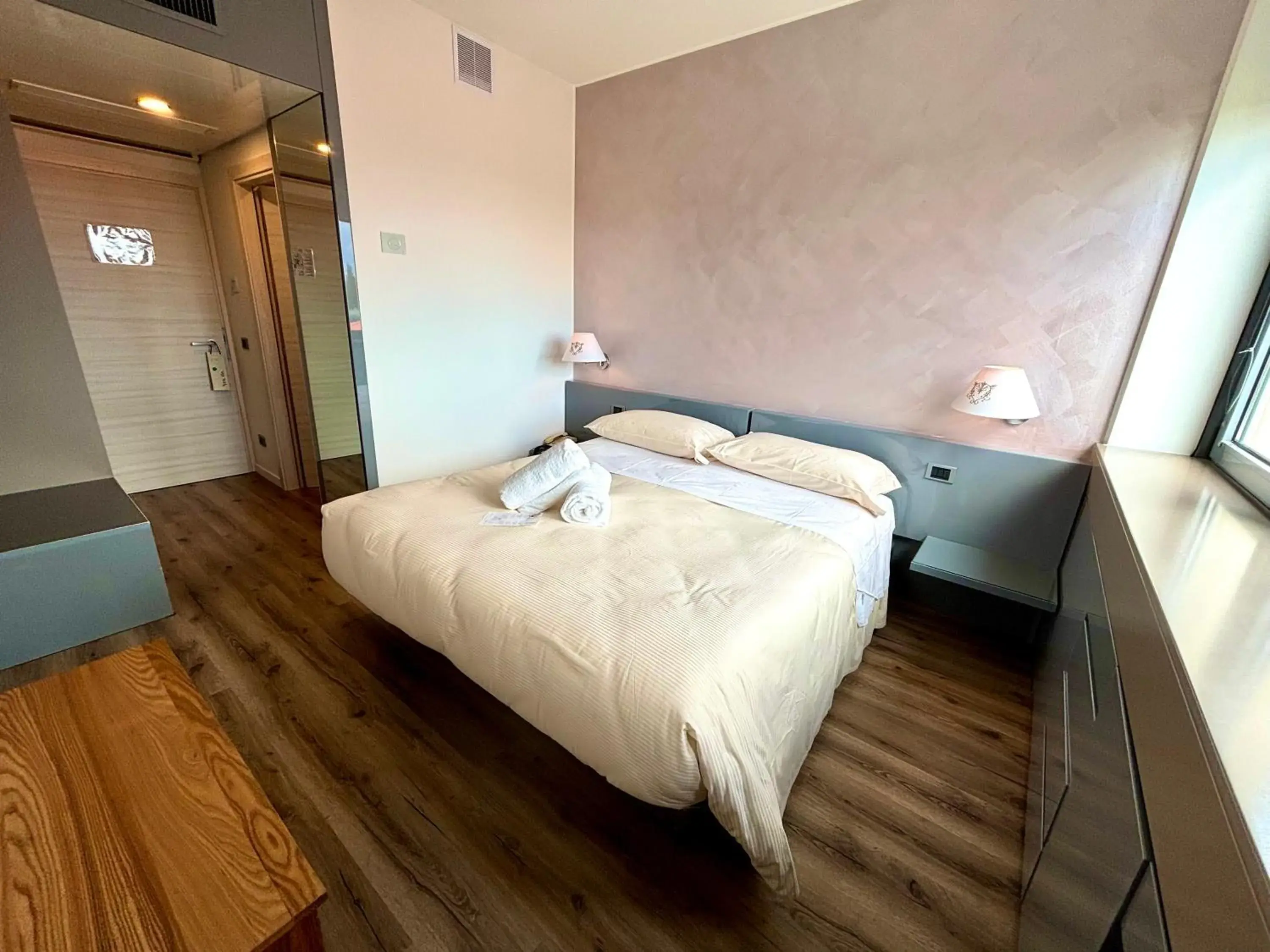 Bedroom, Bed in Hotel Alfieri Bedroom, Bed in Hotel Alfieri