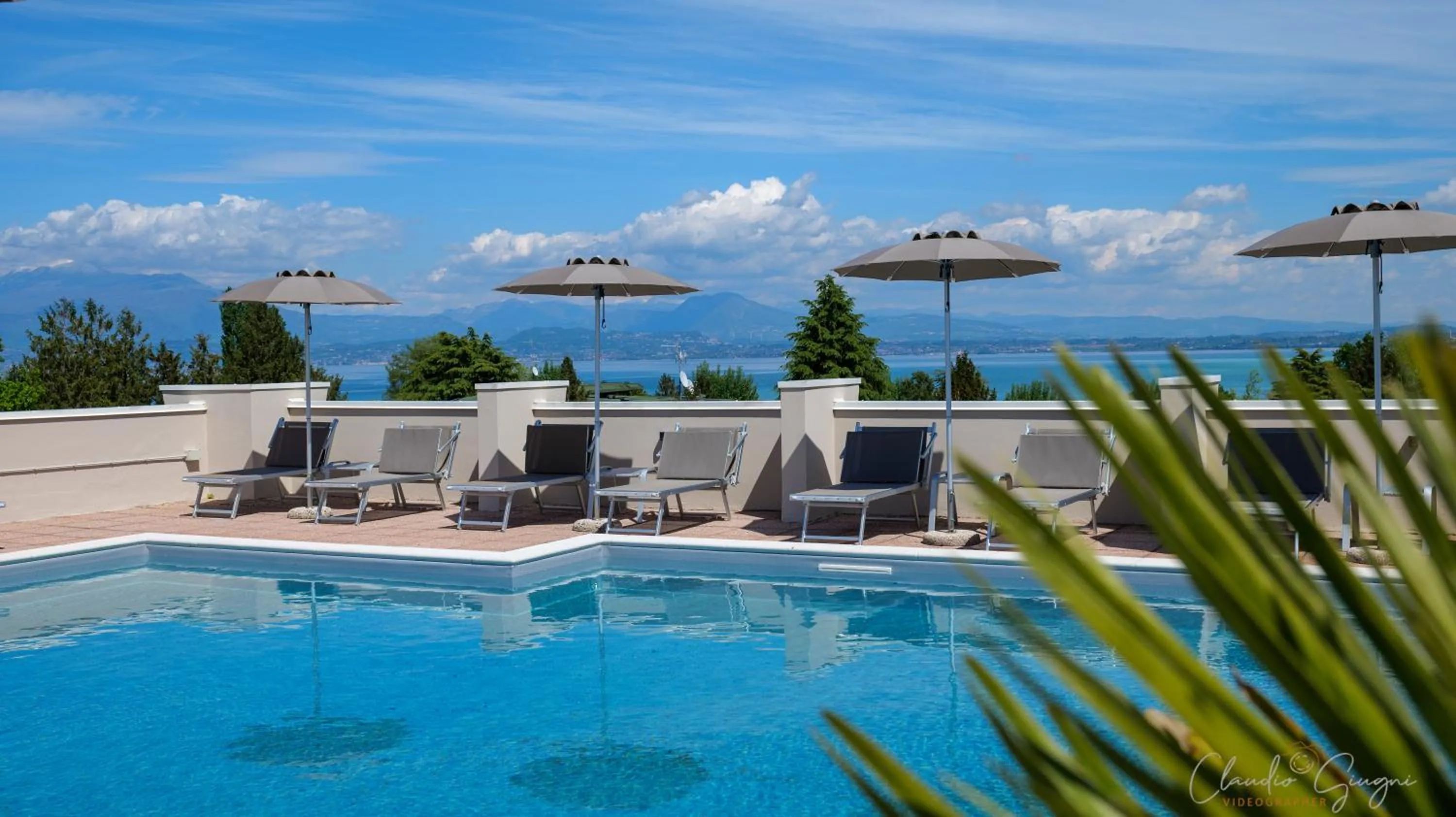 Swimming pool in Hotel Alfieri