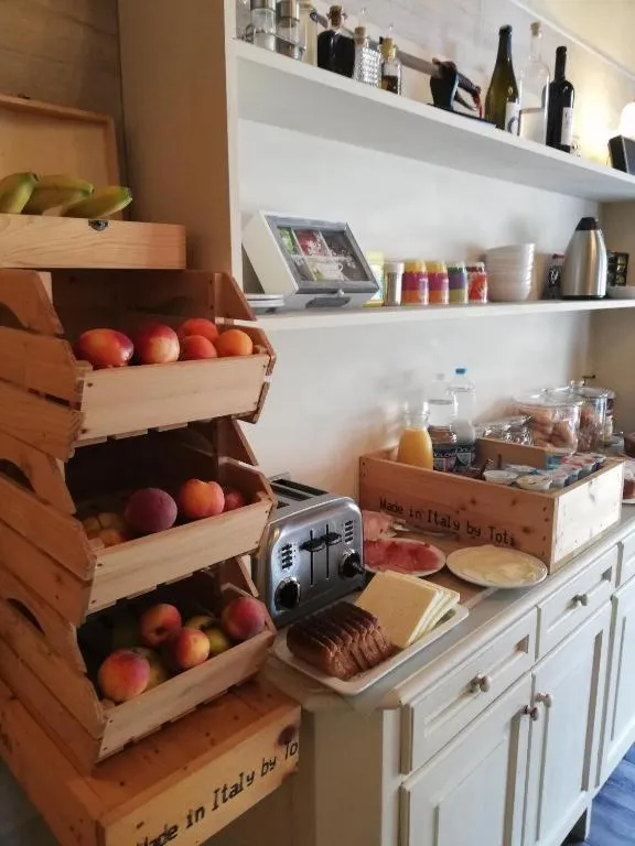 Food and drinks in Relais Totì BeB bed e breakfast