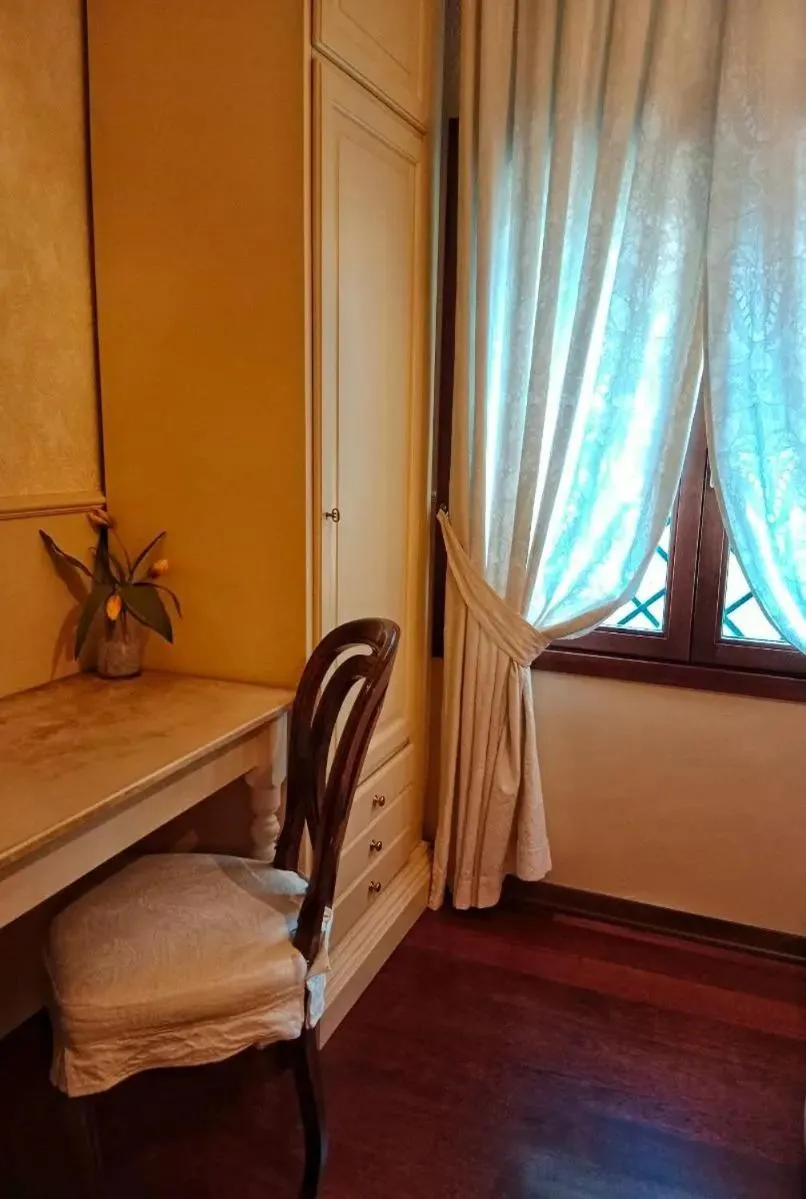 hair dresser in Relais Totì BeB bed e breakfast