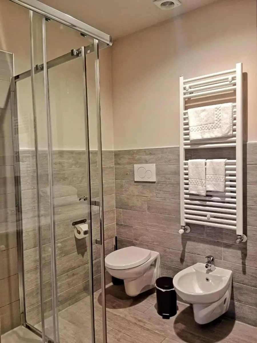 Shower in Relais Totì BeB bed e breakfast
