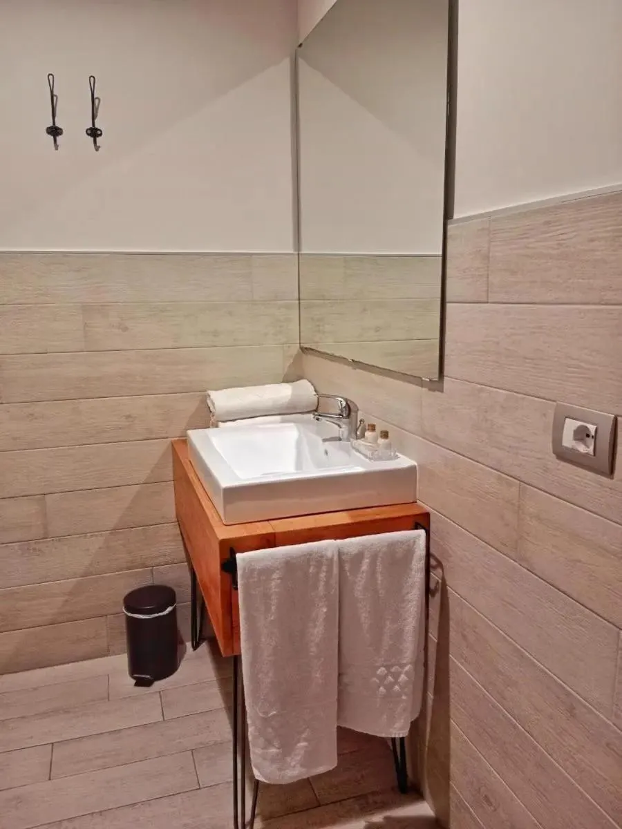 Bathroom in Relais Totì BeB bed e breakfast