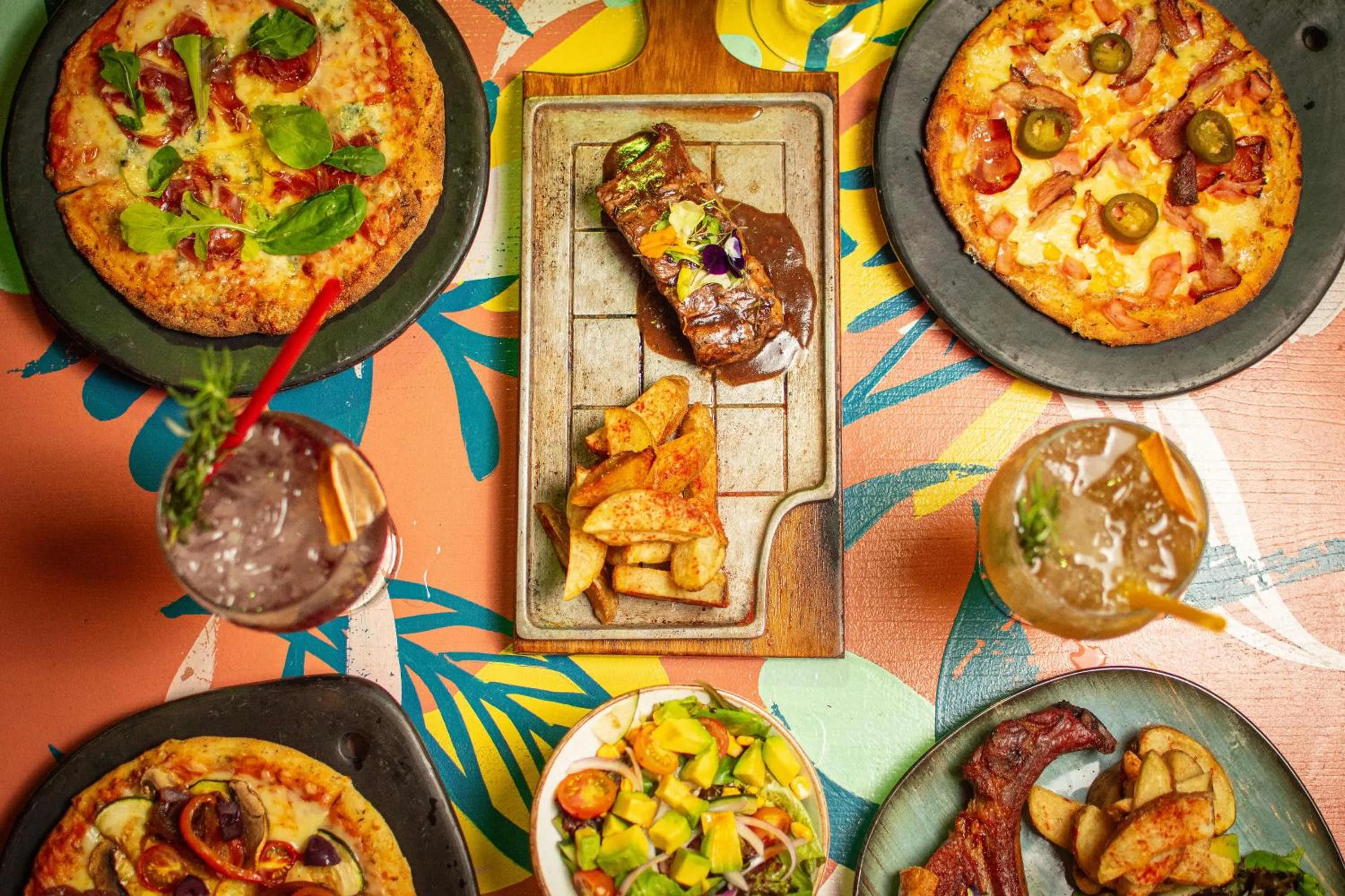 Restaurant/places to eat in Torca Hotel