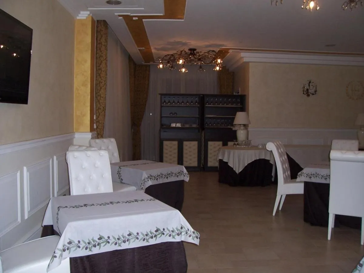 Restaurant/places to eat in Hotel Madonna Delle Grazie