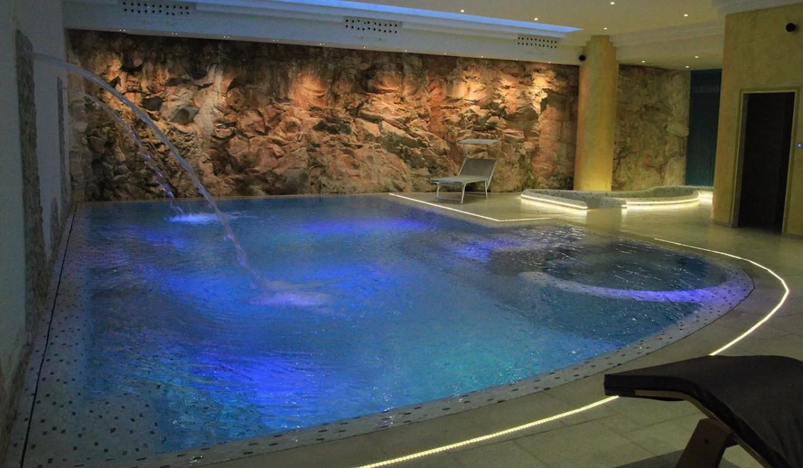 Swimming pool in Hotel Madonna Delle Grazie