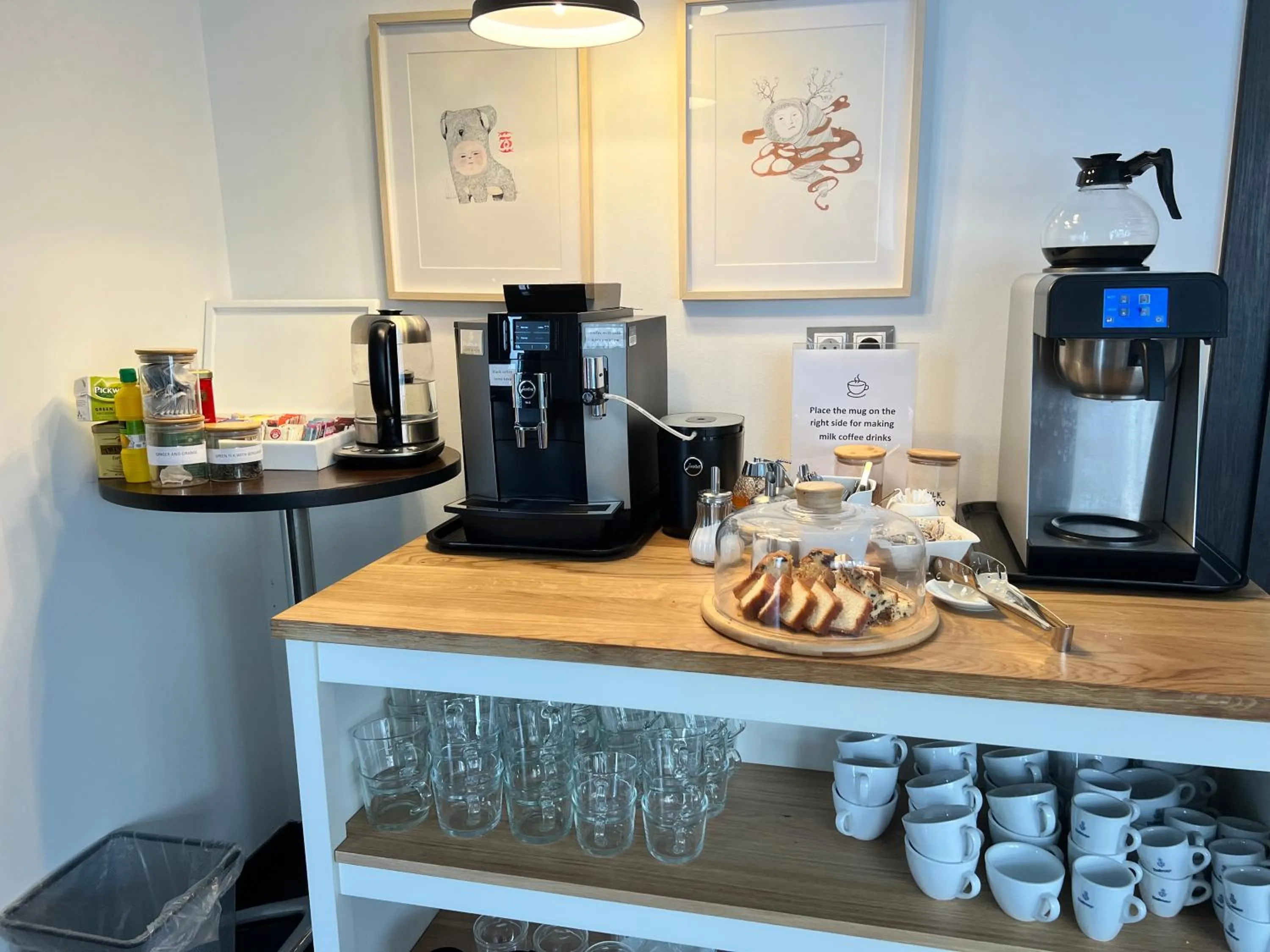 Coffee/tea facilities in Grand Petit Hotel ex Shato Gesson