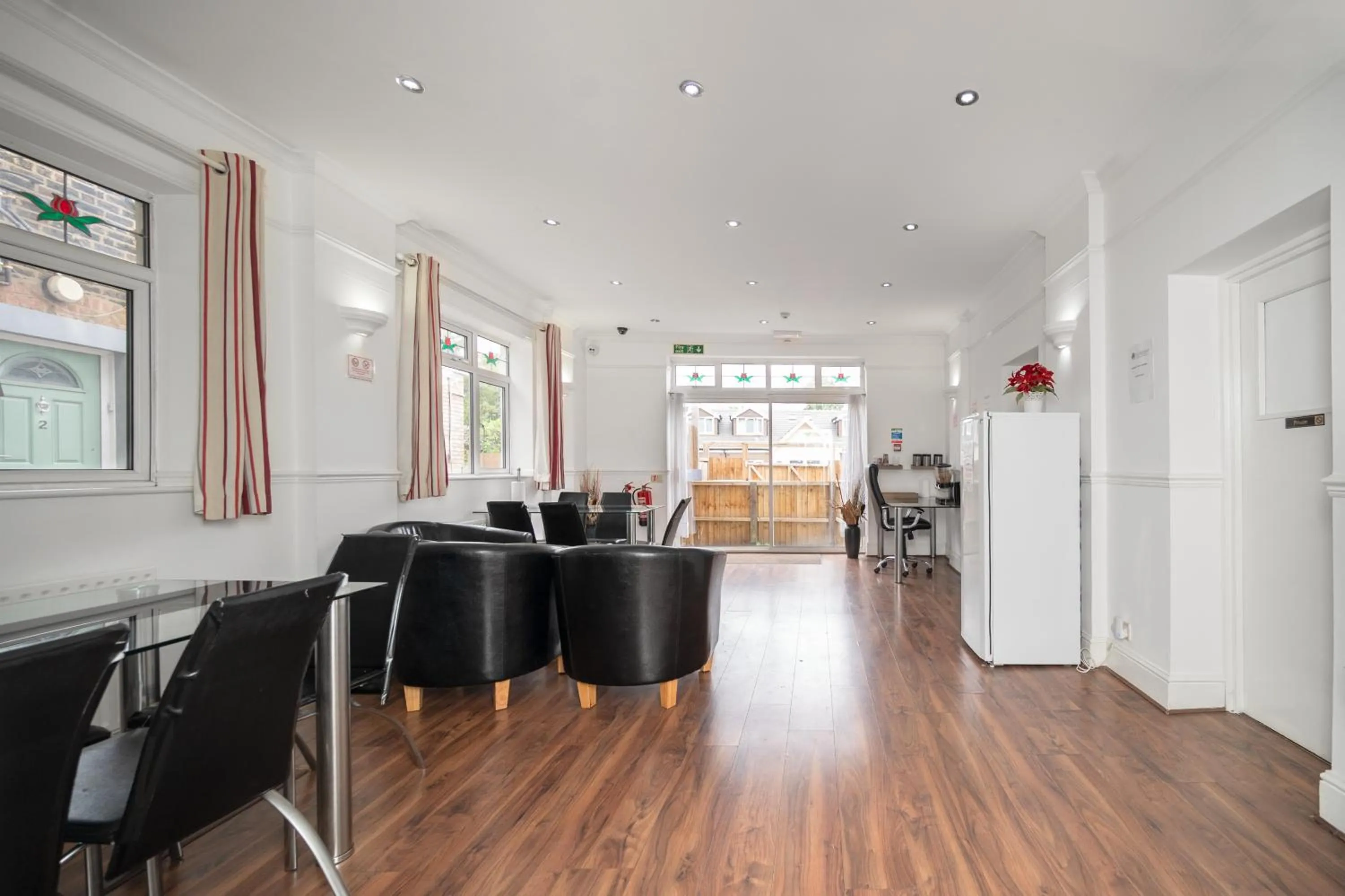 Communal lounge/ TV room in Flexistay Norbury Aparthotel