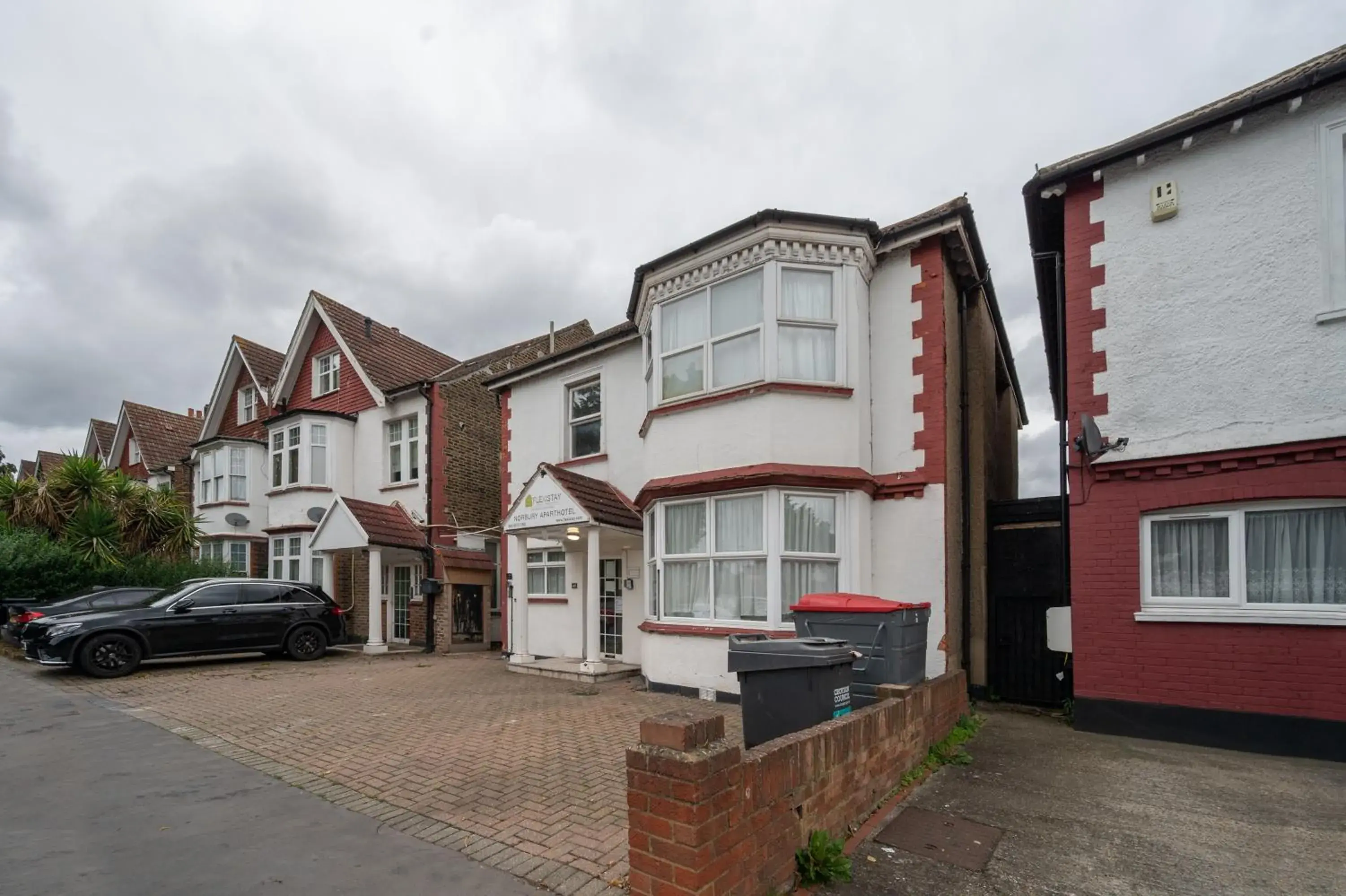 Property building in Flexistay Norbury Aparthotel Property building in Flexistay Norbury Aparthotel