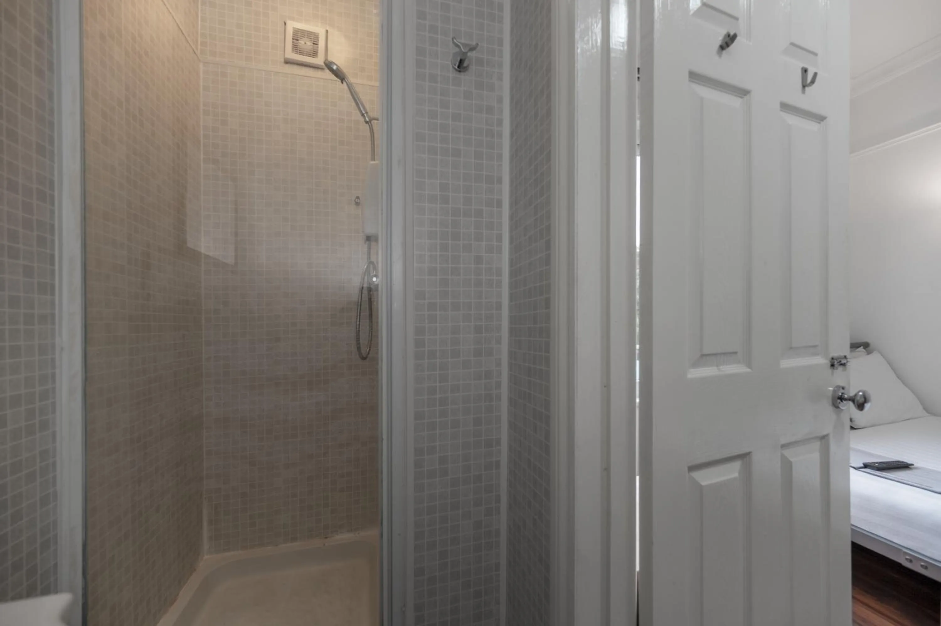 Bathroom in Flexistay Norbury Aparthotel